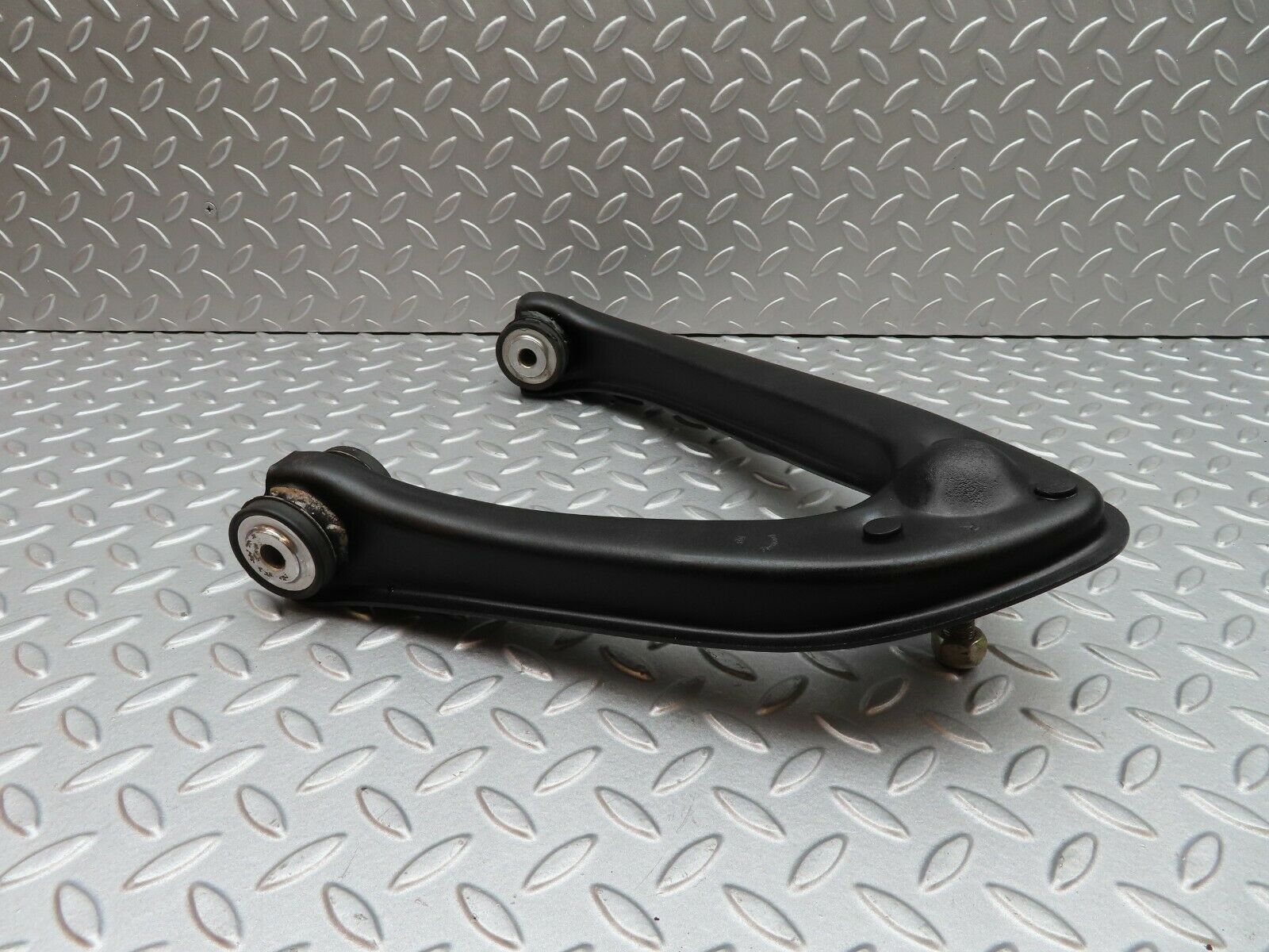 4887 Mercedes-Benz W114 280CE Coupe Front Right Upper Control Arm