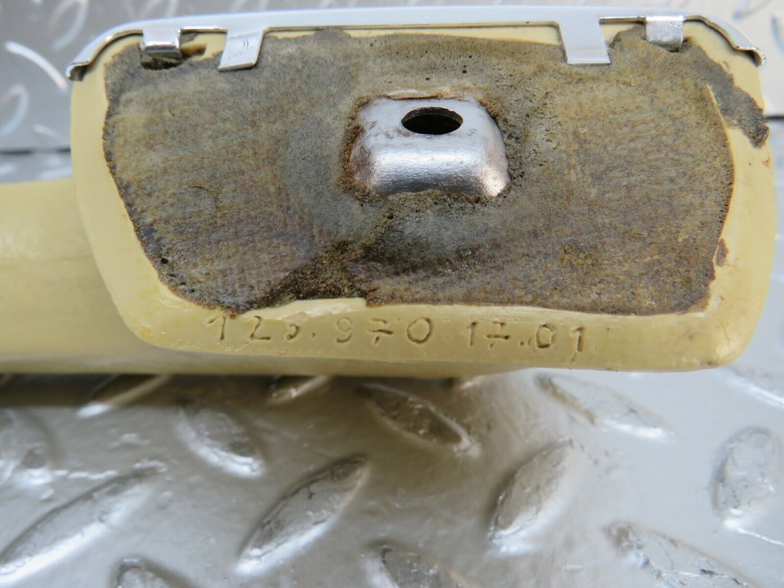 23933 Mercedes-Benz W123 280E Left Interior Door Handle Beige 1239701701