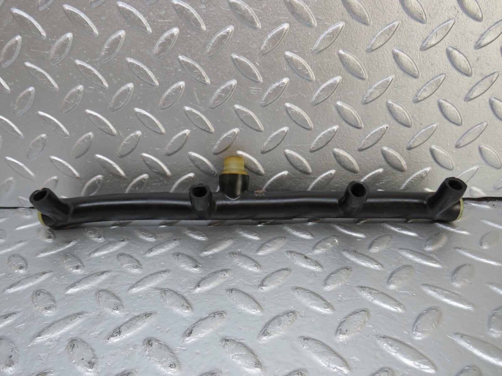 34455 Mercedes-Benz C126 380SEC Coupe Air Intake Breather Hose Pipe 1160940982