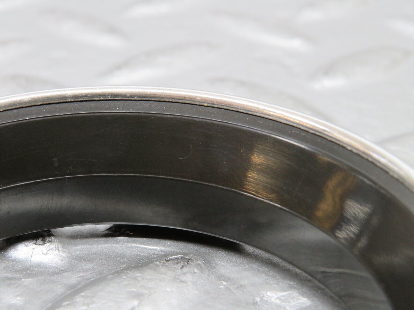 25594 Mercedes-Benz W123 200 Dashboard Air Vent Chrome Bezel