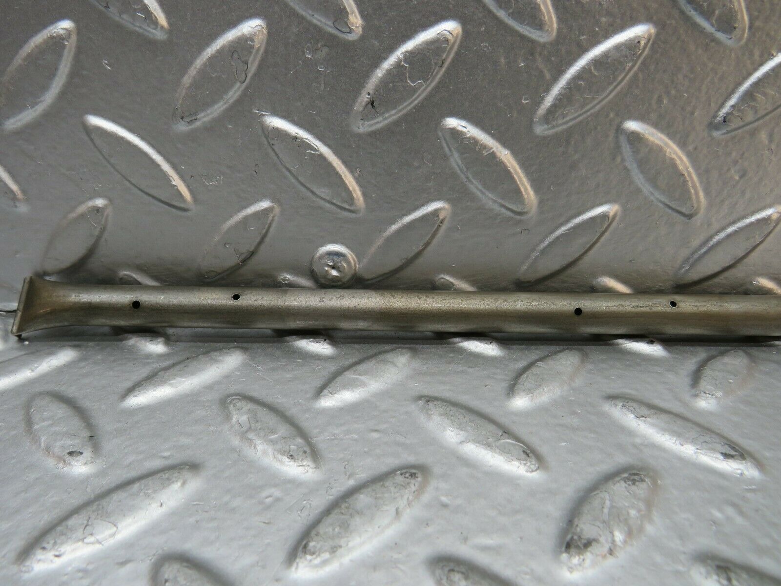 23133 Mercedes-Benz C123 230CE Coupe Camshaft Oil Tube