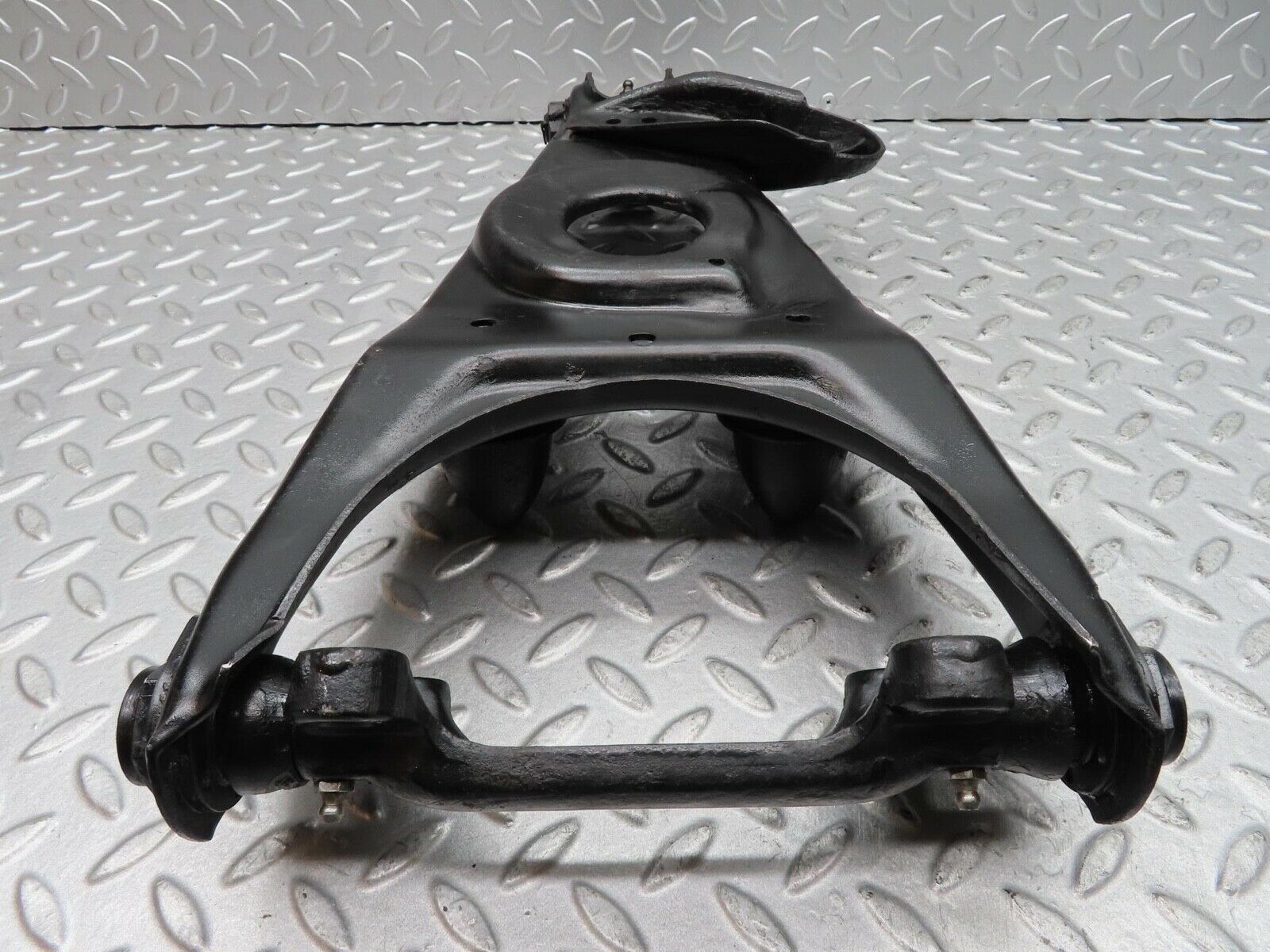 12584 Mercedes-Benz W108 280SE 3.5 Front Right Lower Control Arm