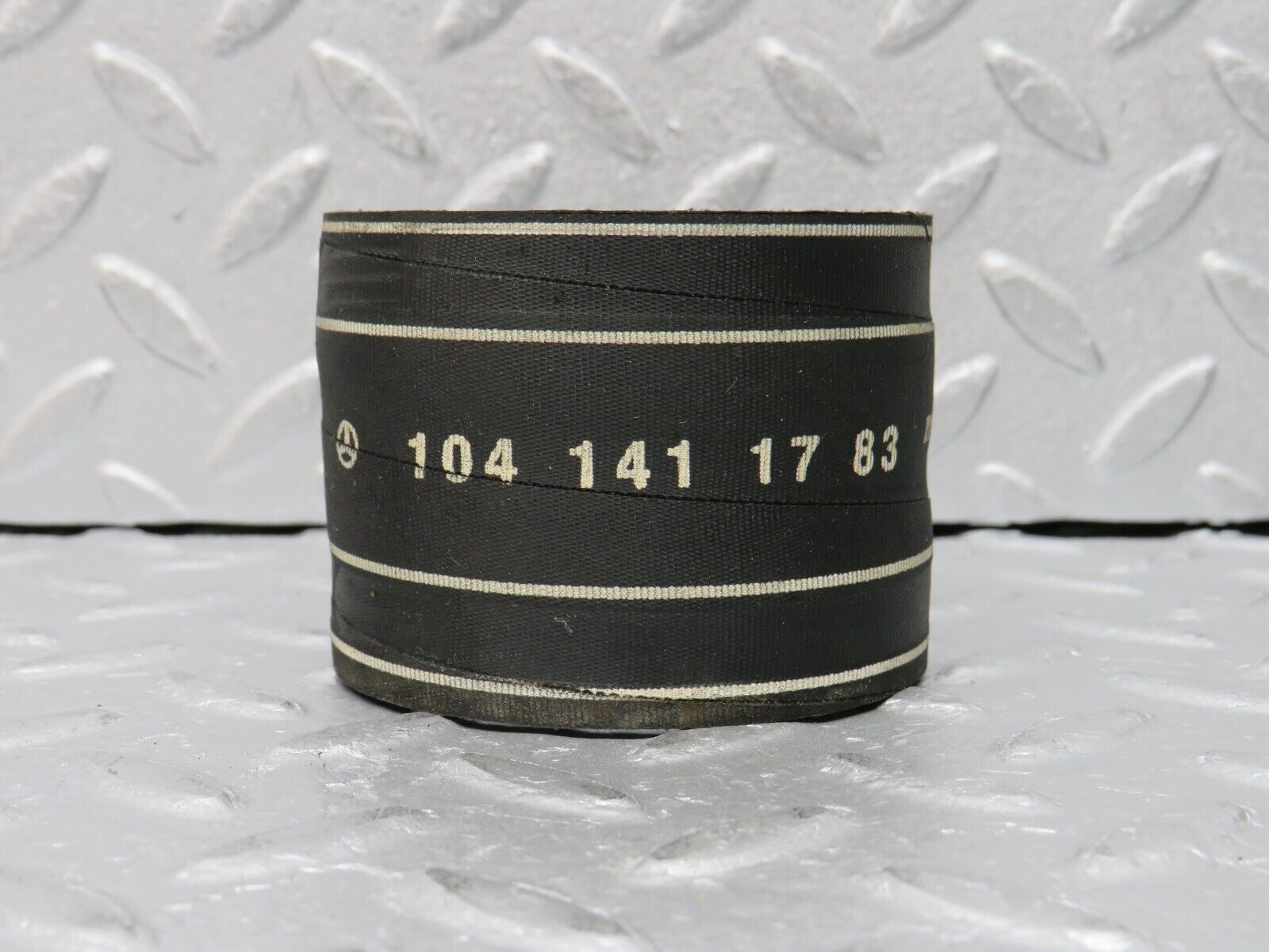 38539 Mercedes-Benz R129 280SL Coupe Air Intake Manifold Hose 1041411783