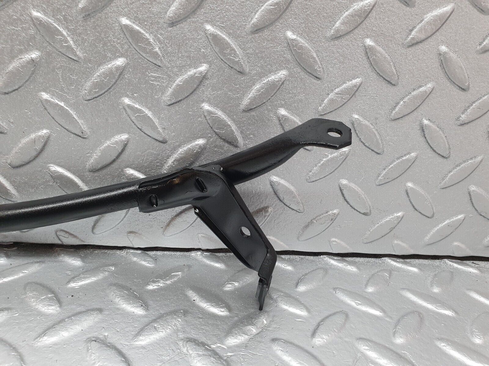 41507 Mercedes-Benz W124 200E Horn Bracket