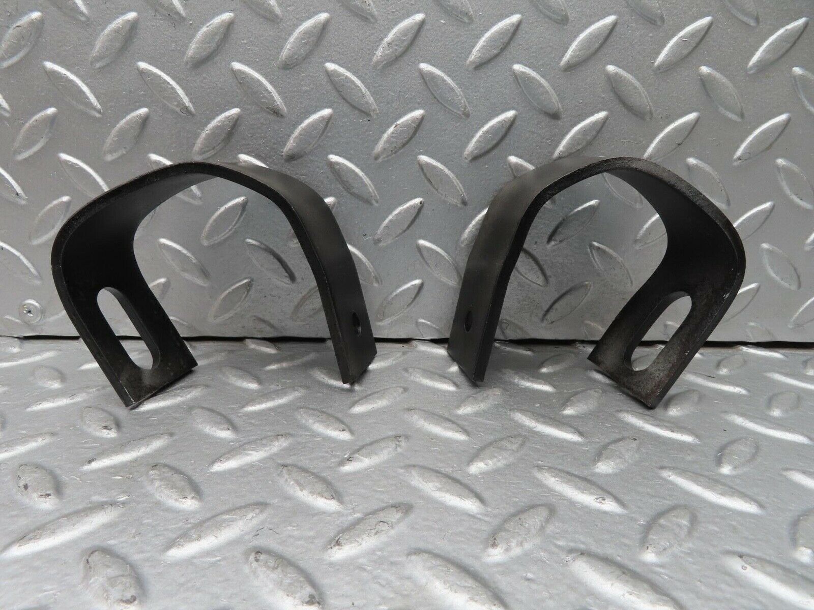 15350 Mercedes-Benz W123 230E Front Bumper Bracket