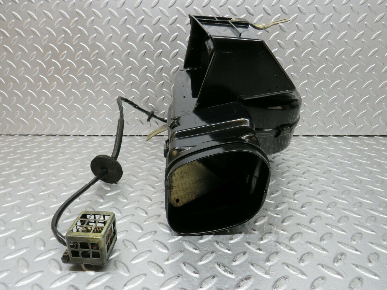 23304 Mercedes-Benz W116 350SE Heater Blower Motor With Housing 0130107012