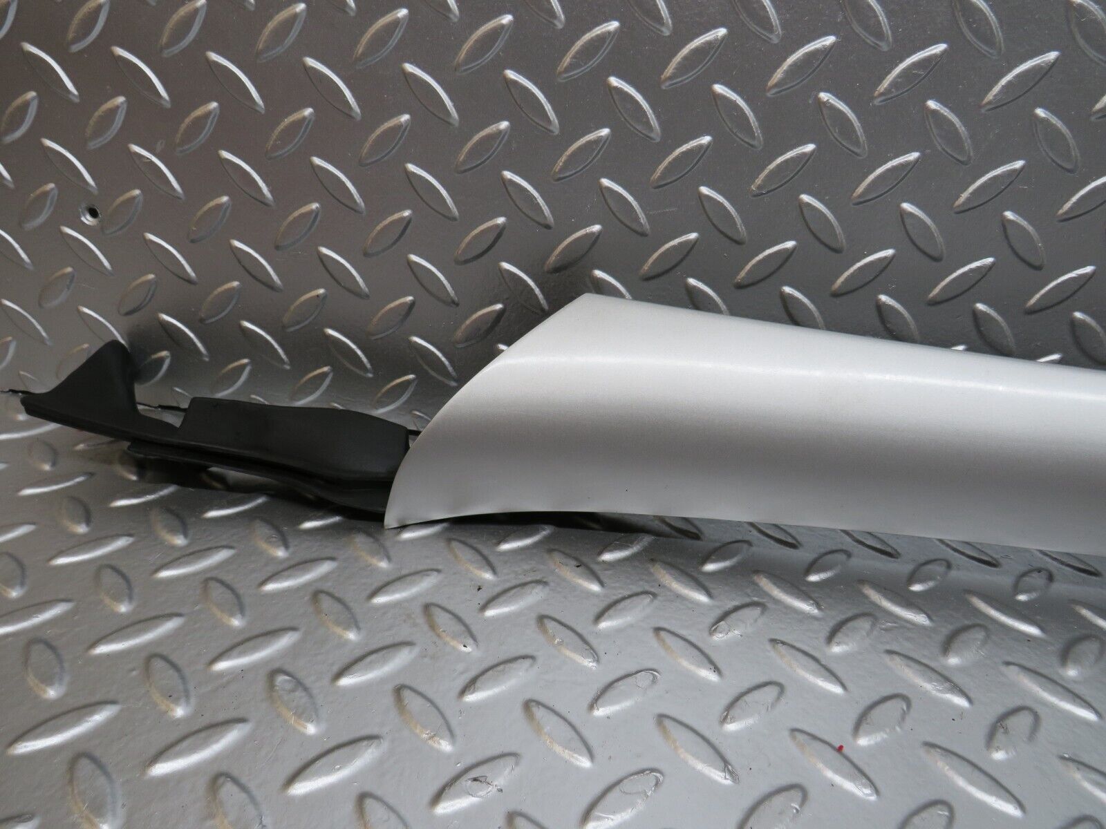 24813 Mercedes-Benz W140 S320 A Pillar Exterior Cover Right Side