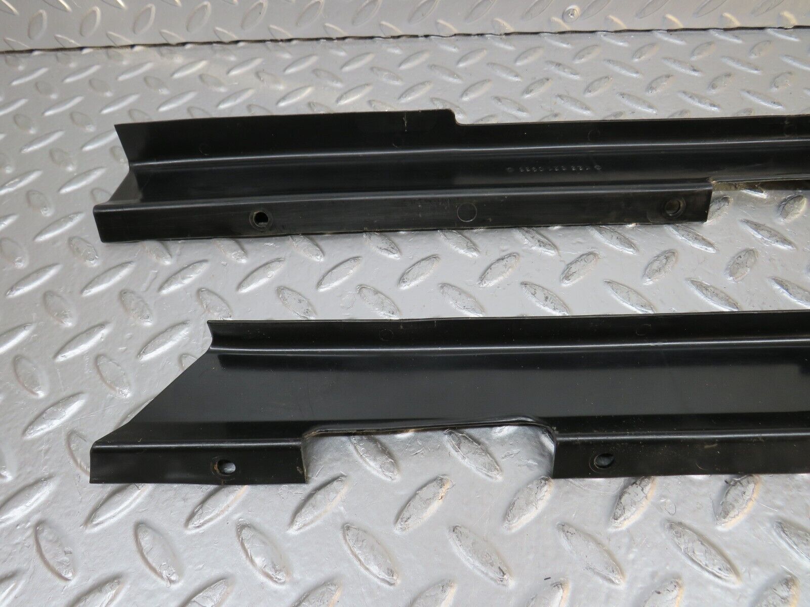 0463 Mercedes-Benz W123 230E Cable Channel Duct Front Pair 1238210936