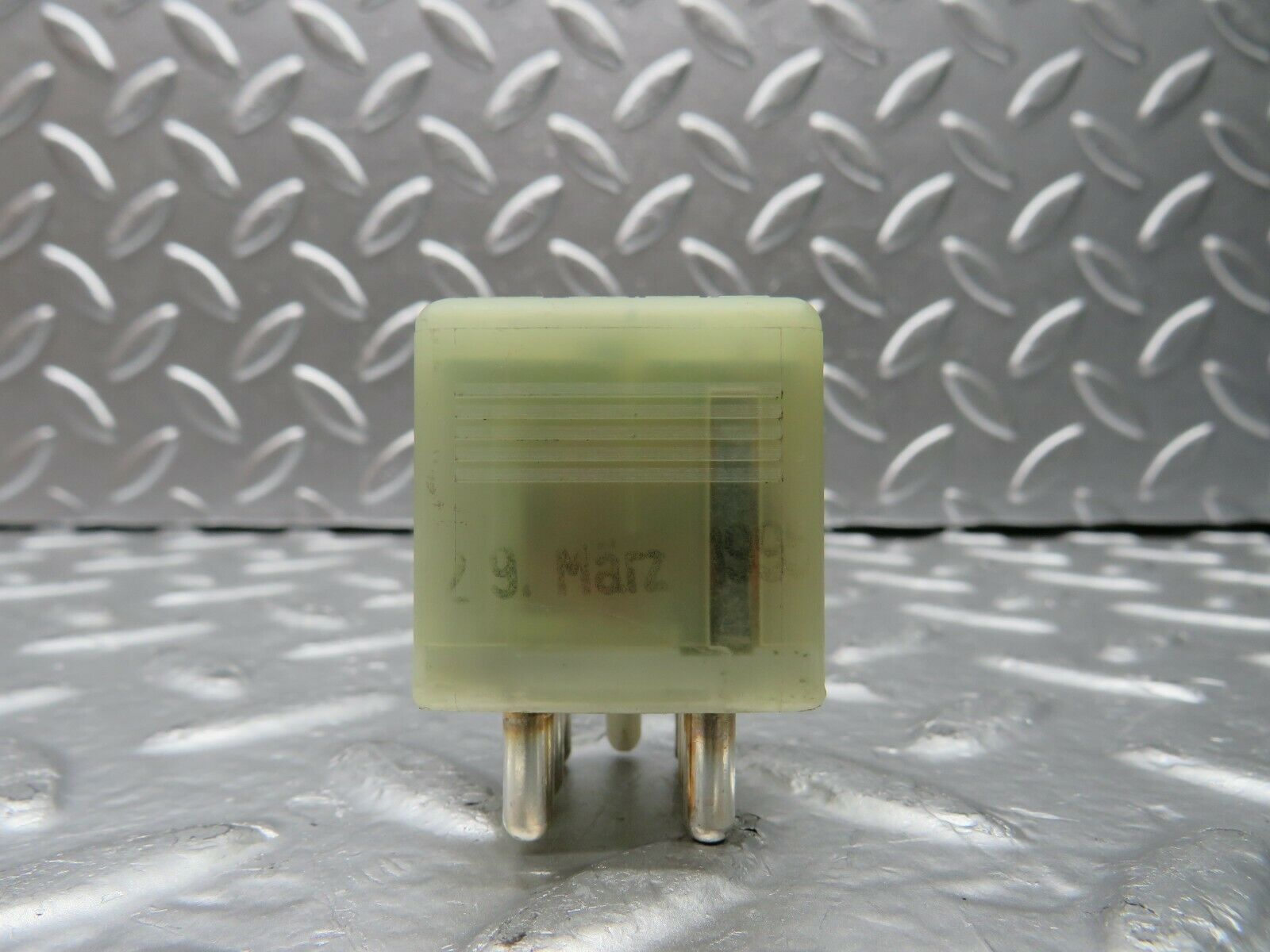 22598 Mercedes-Benz C124 E220 Coupe Door Window Control Relay 0015427819