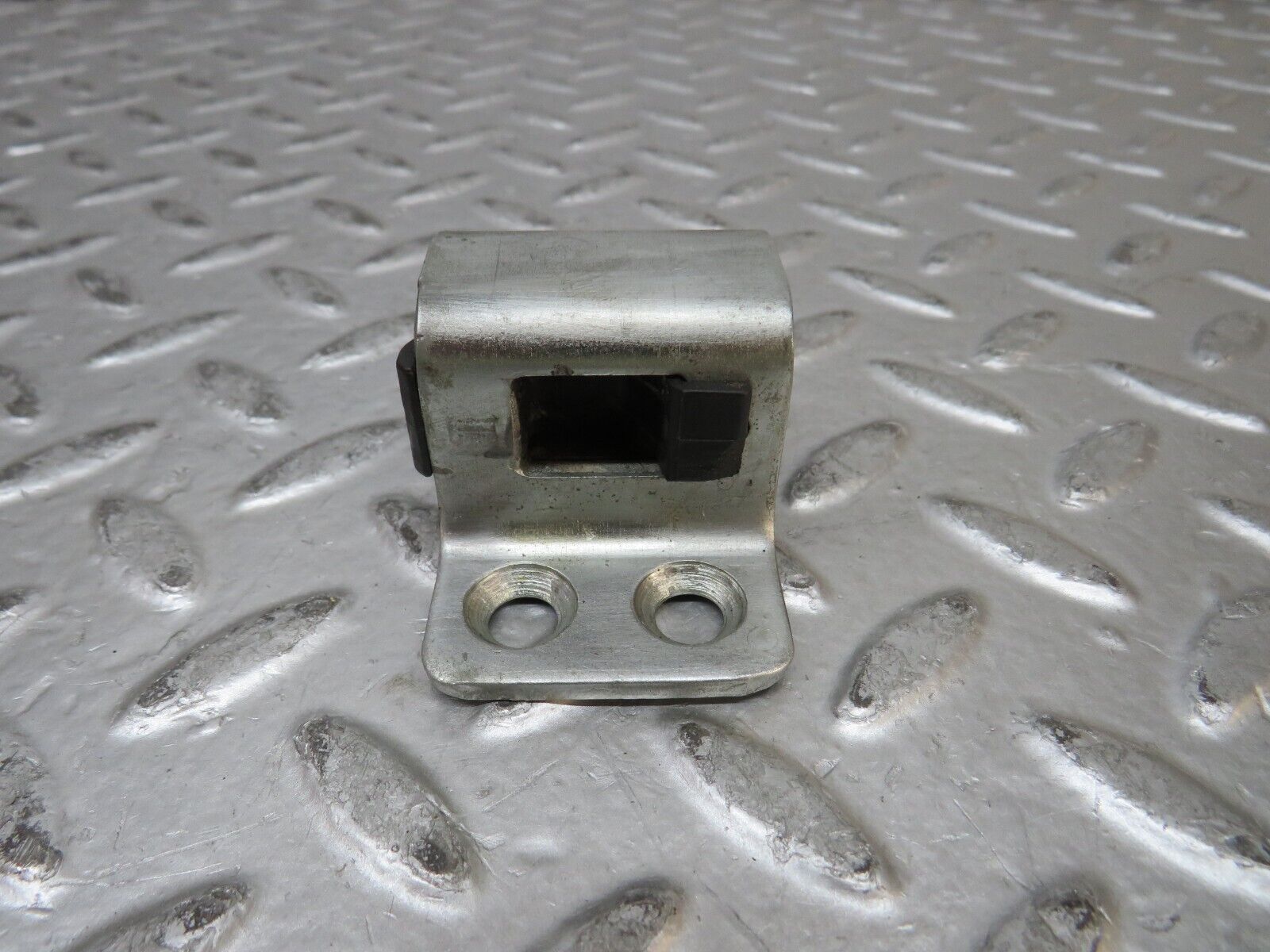 28815 Mercedes-Benz W123 230E Door Lock Latch Right Side