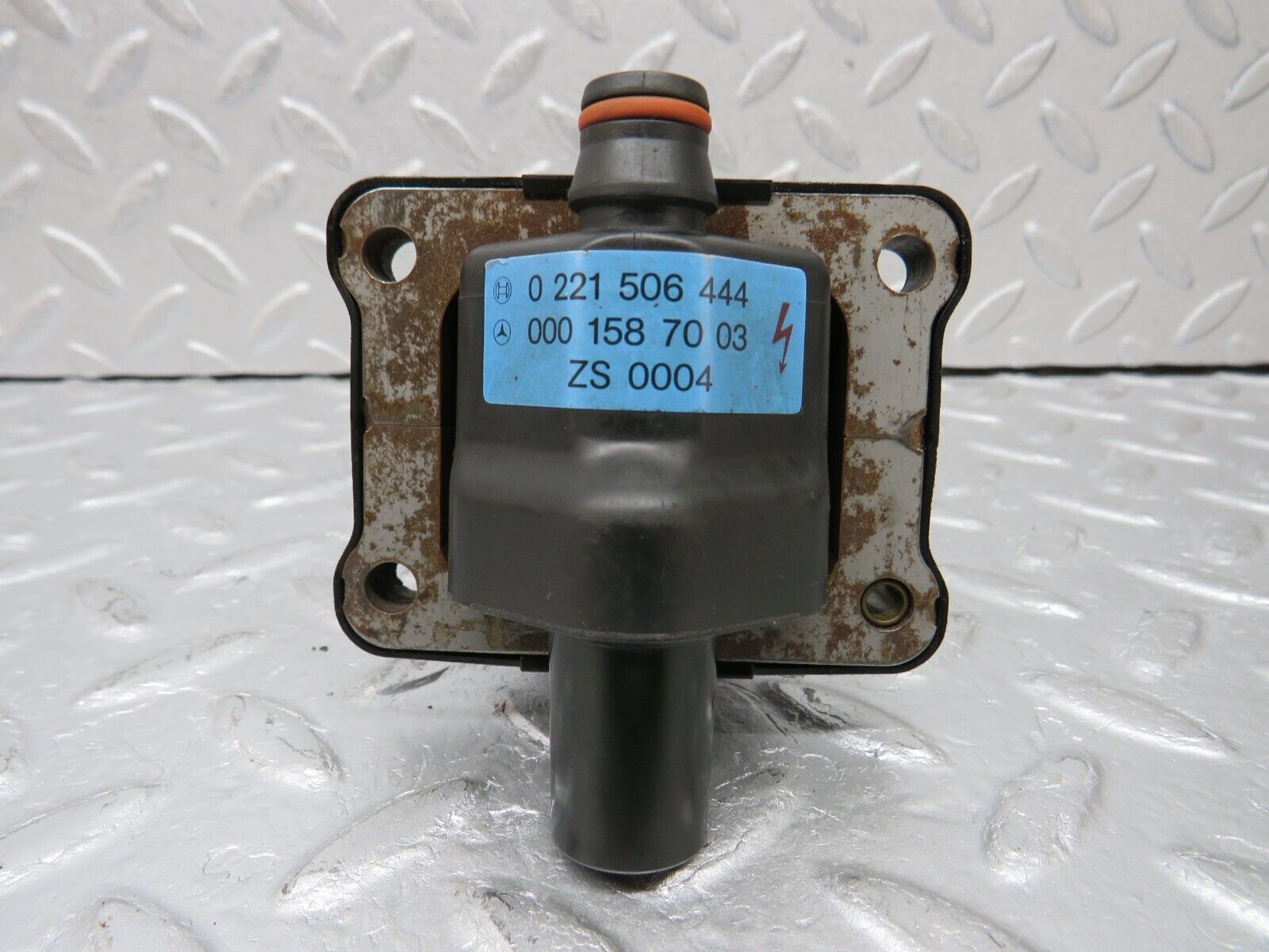 38081 Mercedes-Benz A124 320E Cabriolet Ignition Coil 0221506444 0001587003