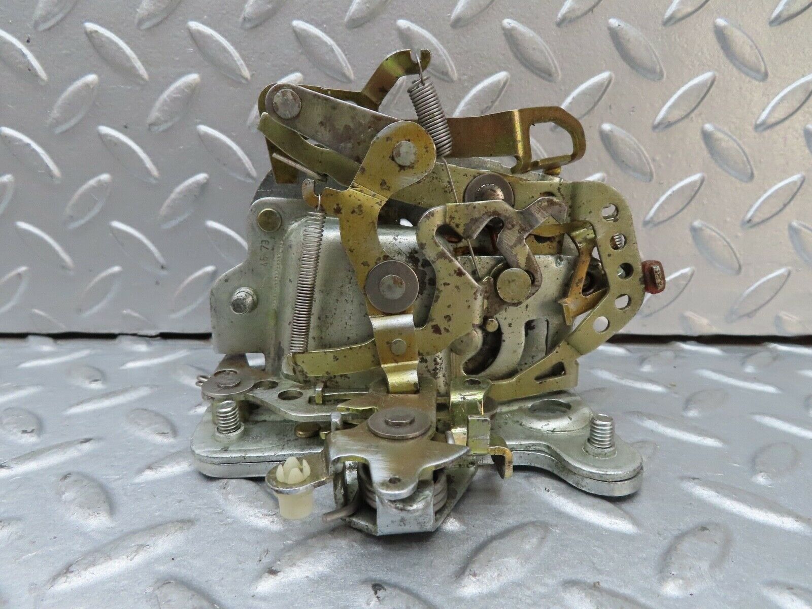 17656 Mercedes-Benz W116 450SEL Rear Left Door Lock Mechanism