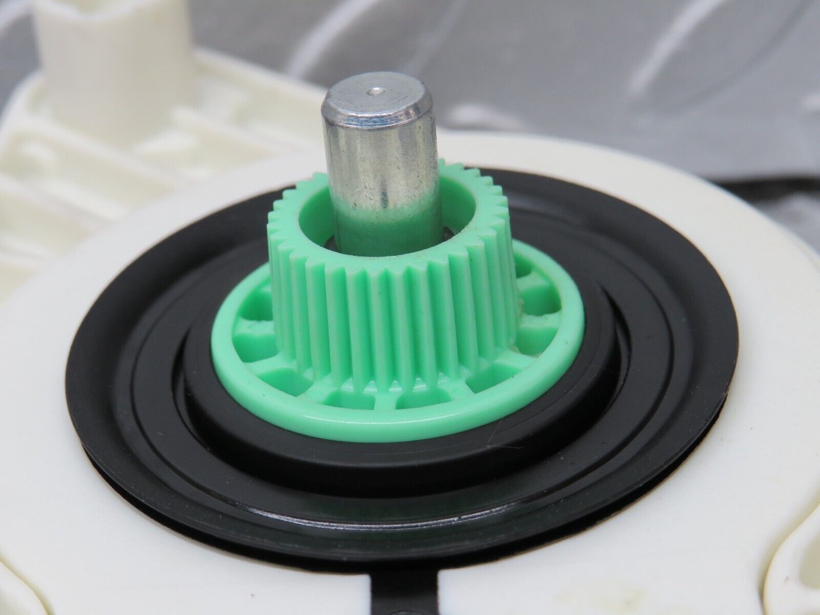 35162 Mercedes-Benz W221 Rear Right Window Regulator Motor 2218203042