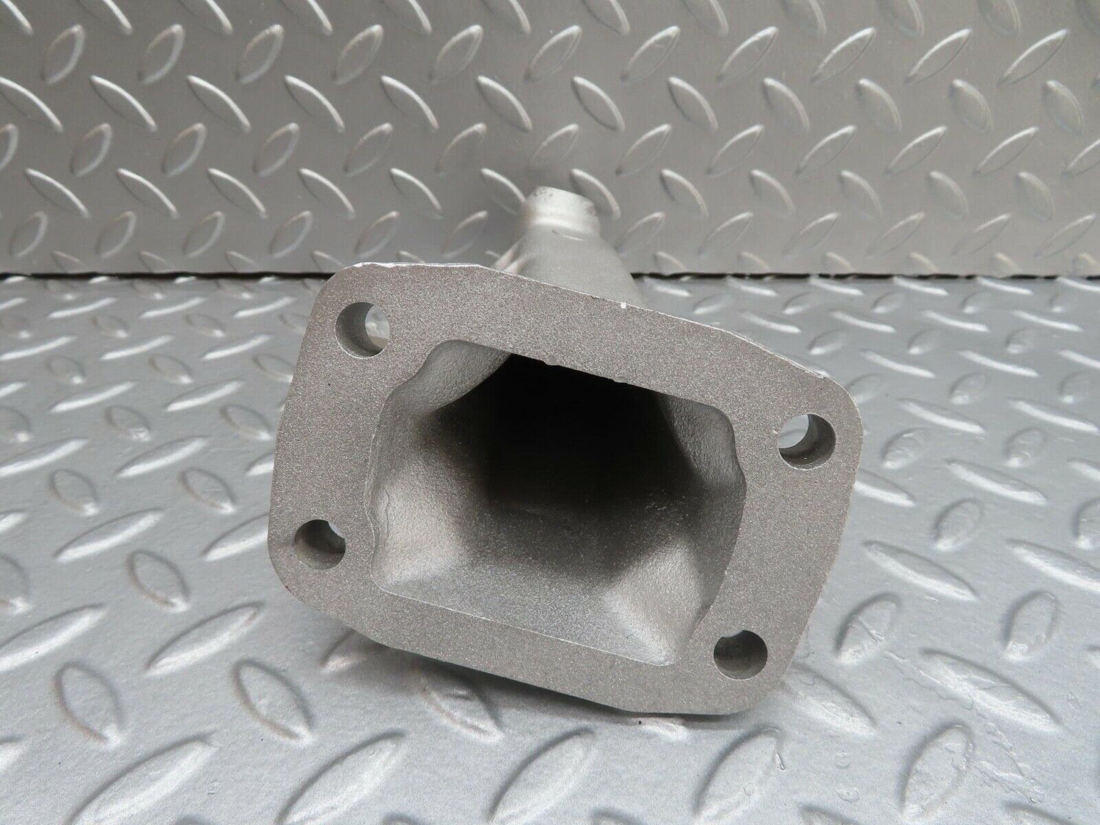 15973 Mercedes-Benz W123 280E Engine Mount Bracket Right Side 1232230304