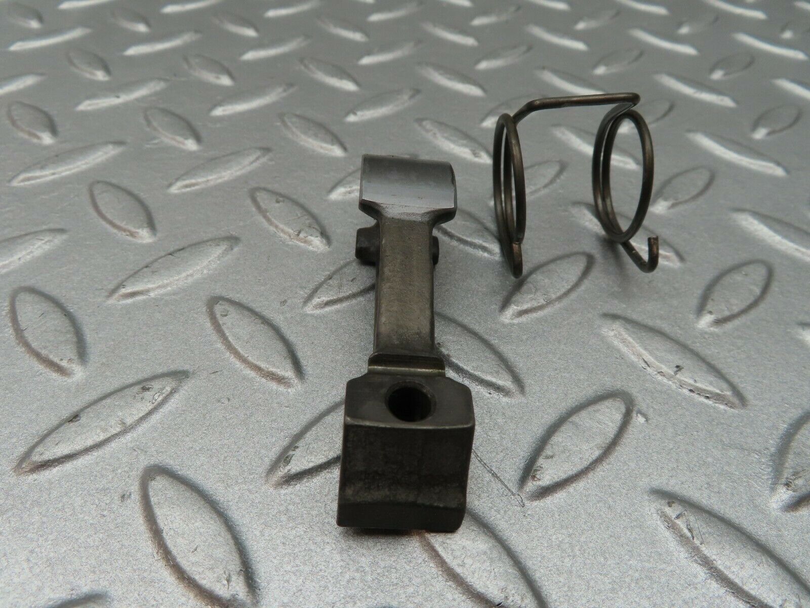 3530 Mercedes-Benz W108 280SE Valve Rocker Arm With Retaining Spring