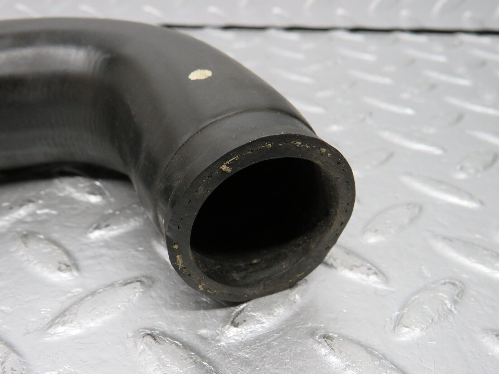 39589 Mercedes-Benz R129 320SL Coupe Radiator Upper Hose Pipe 1295012382