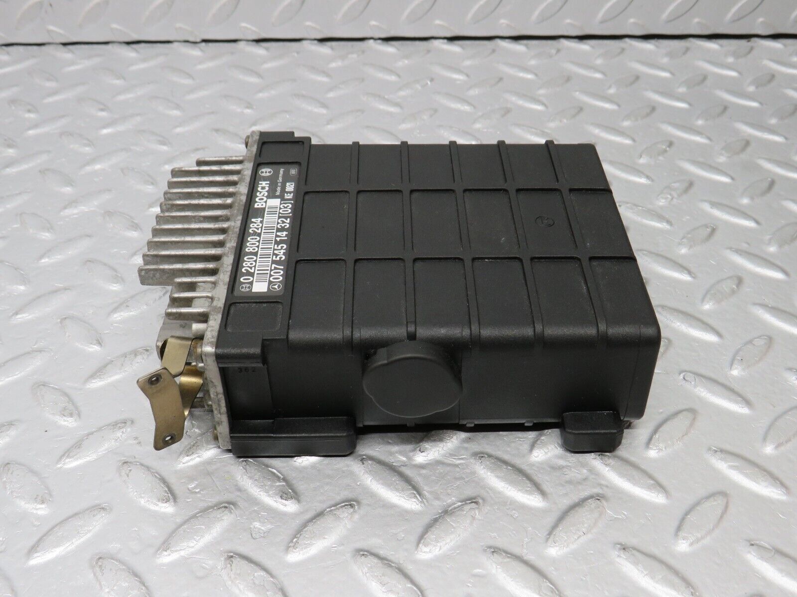 38808 Mercedes-Benz W201 190E 2.6L Engine Control Unit Bosch 0075451432 0280800284