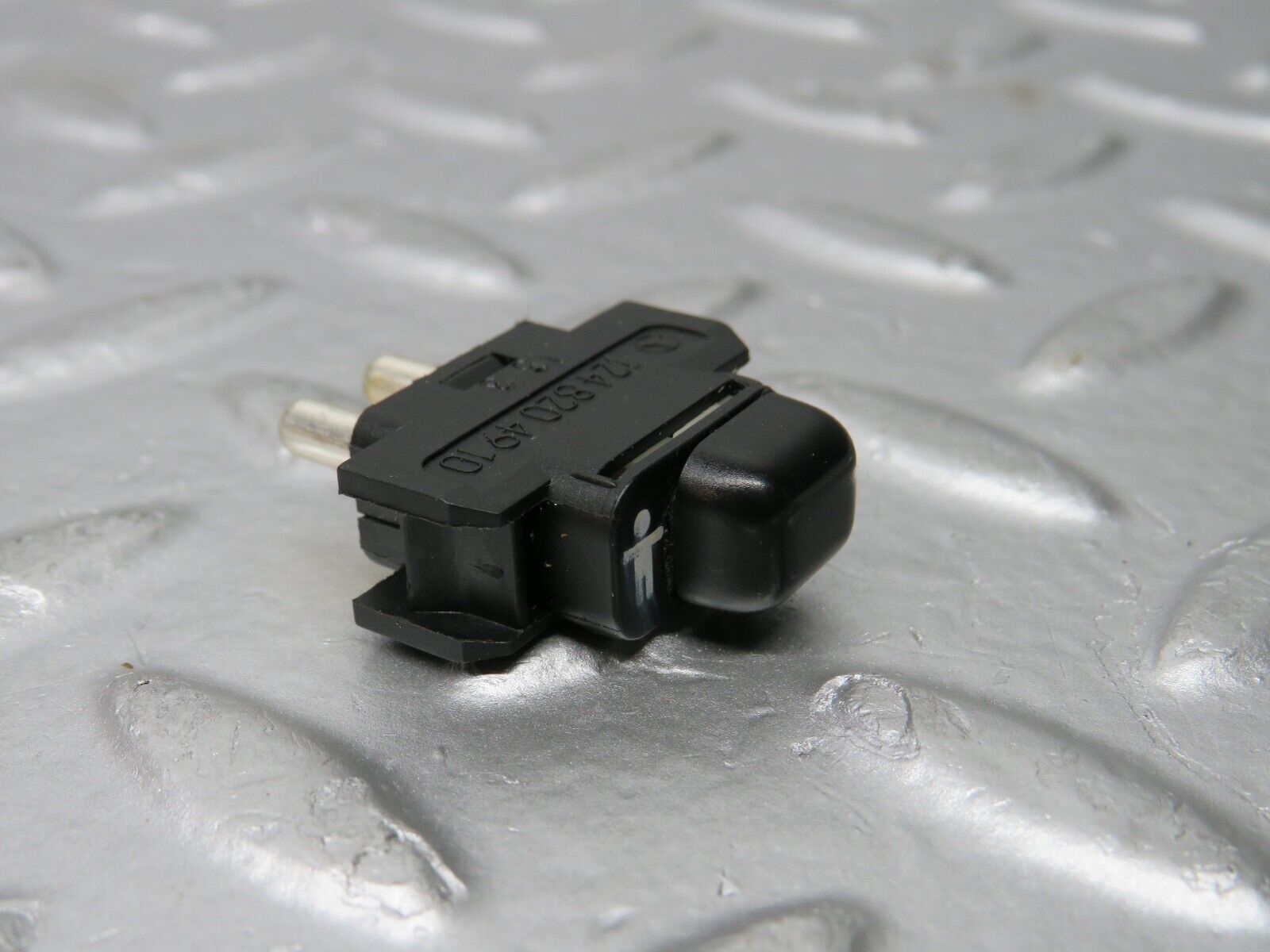 31620 Mercedes-Benz W201 190LE 1.8L Child Lock Control Switch1248204910