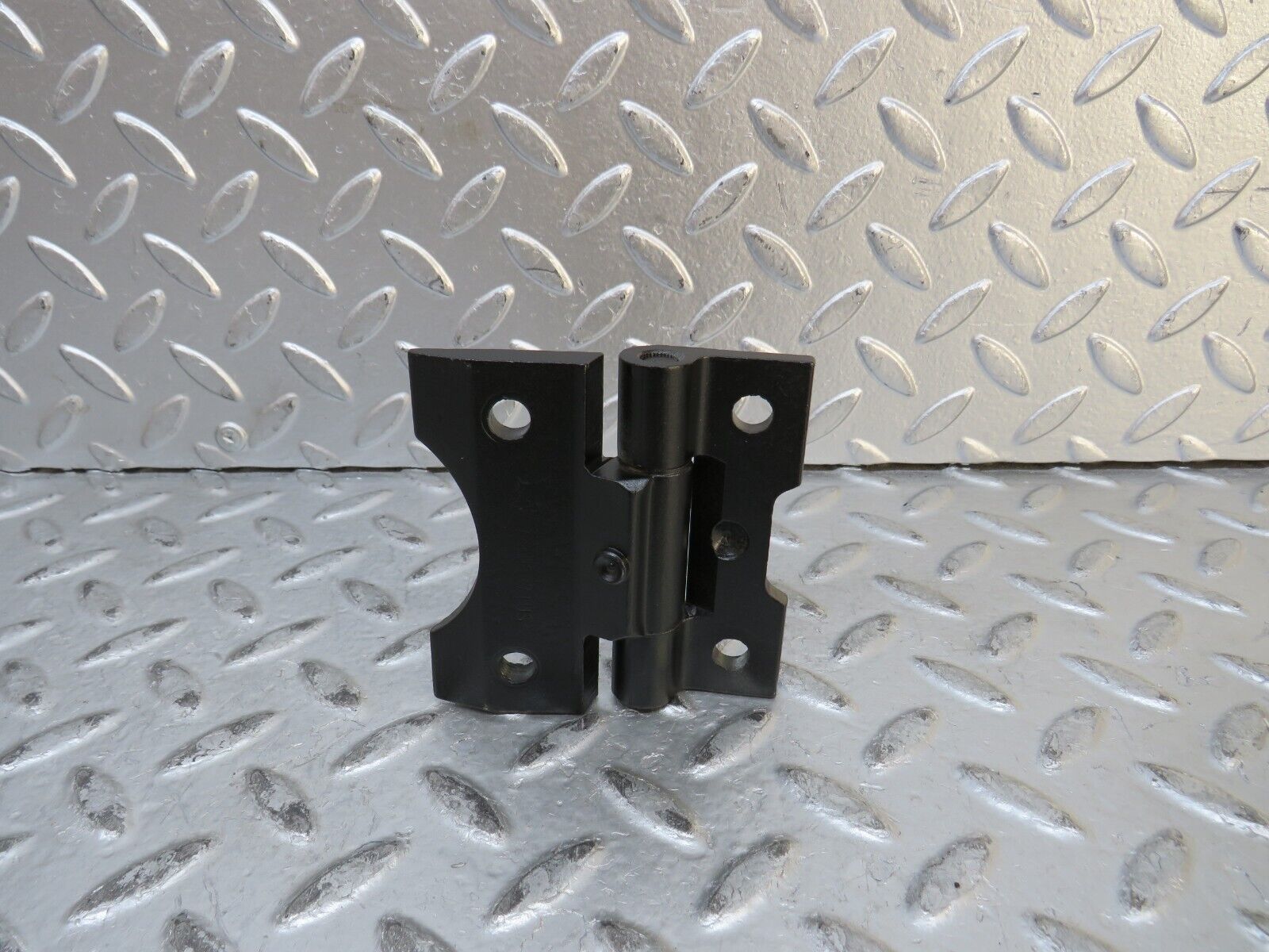 28786 Mercedes-Benz W123 230E Door Hinge 1237200037