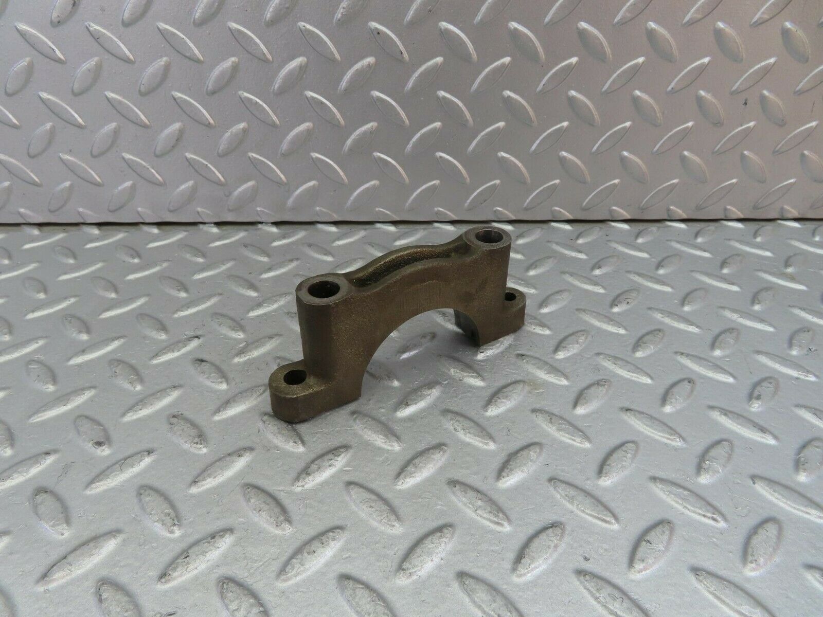 10217 Mercedes-Benz W111 220SE Crankshaft Bearing Holder Block 1800110011