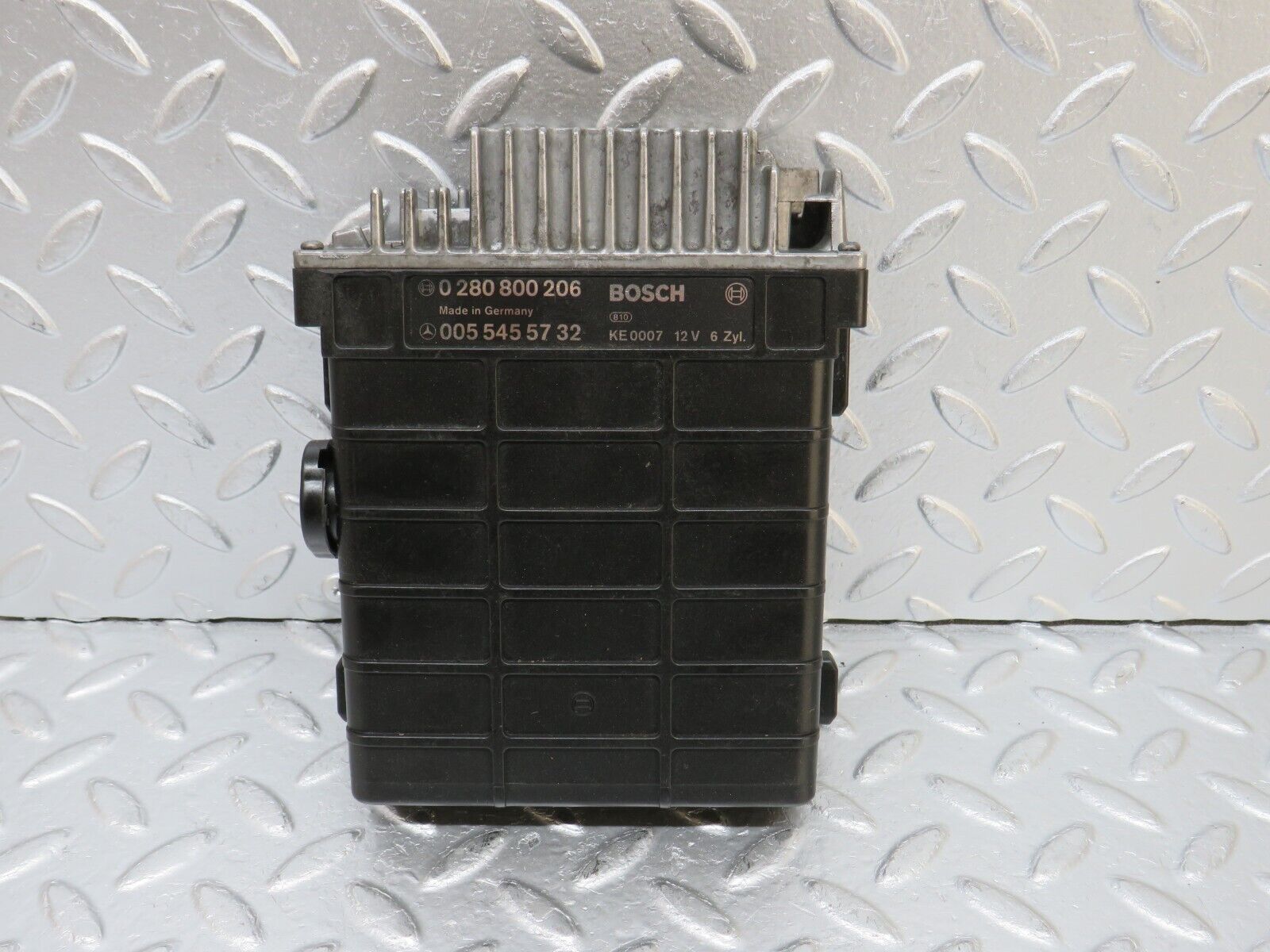 32739 Mercedes-Benz W124 Engine Control Unit Bosch 0280800206 0055455732