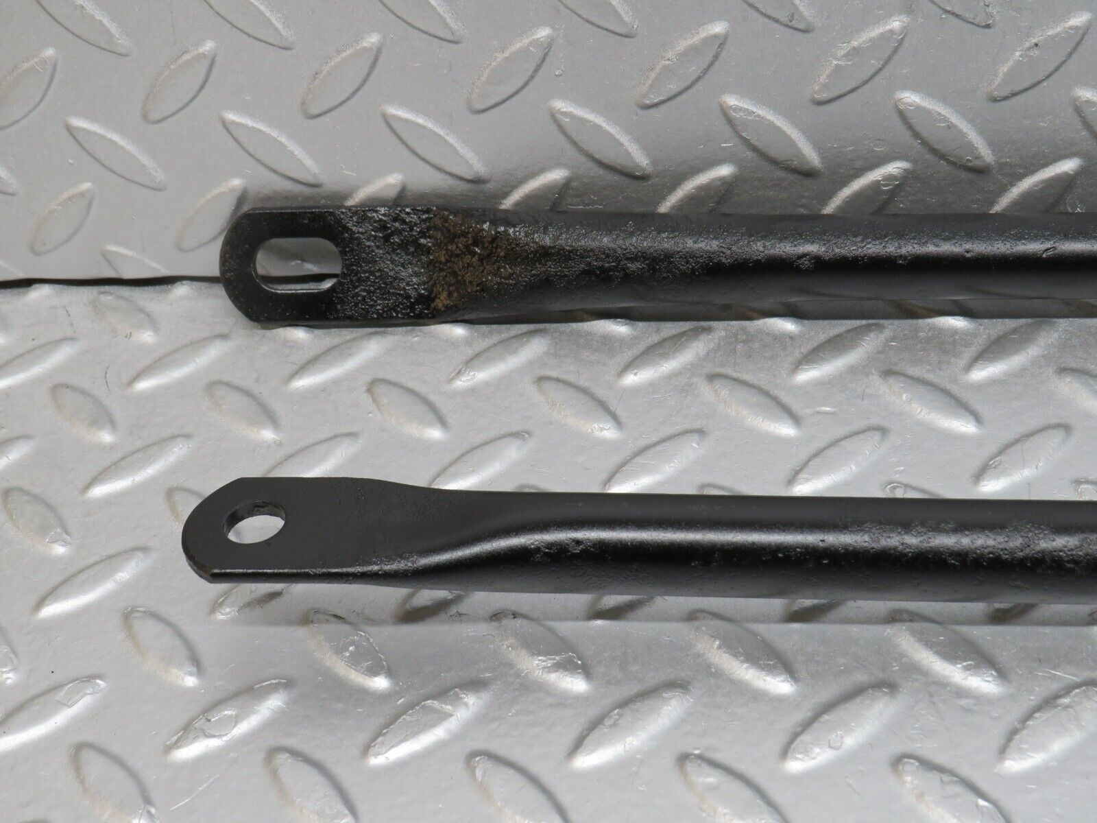 38583 Mercedes-Benz R129 280SL Coupe Rear Suspension Anti Roll Bar Support Bar 2x