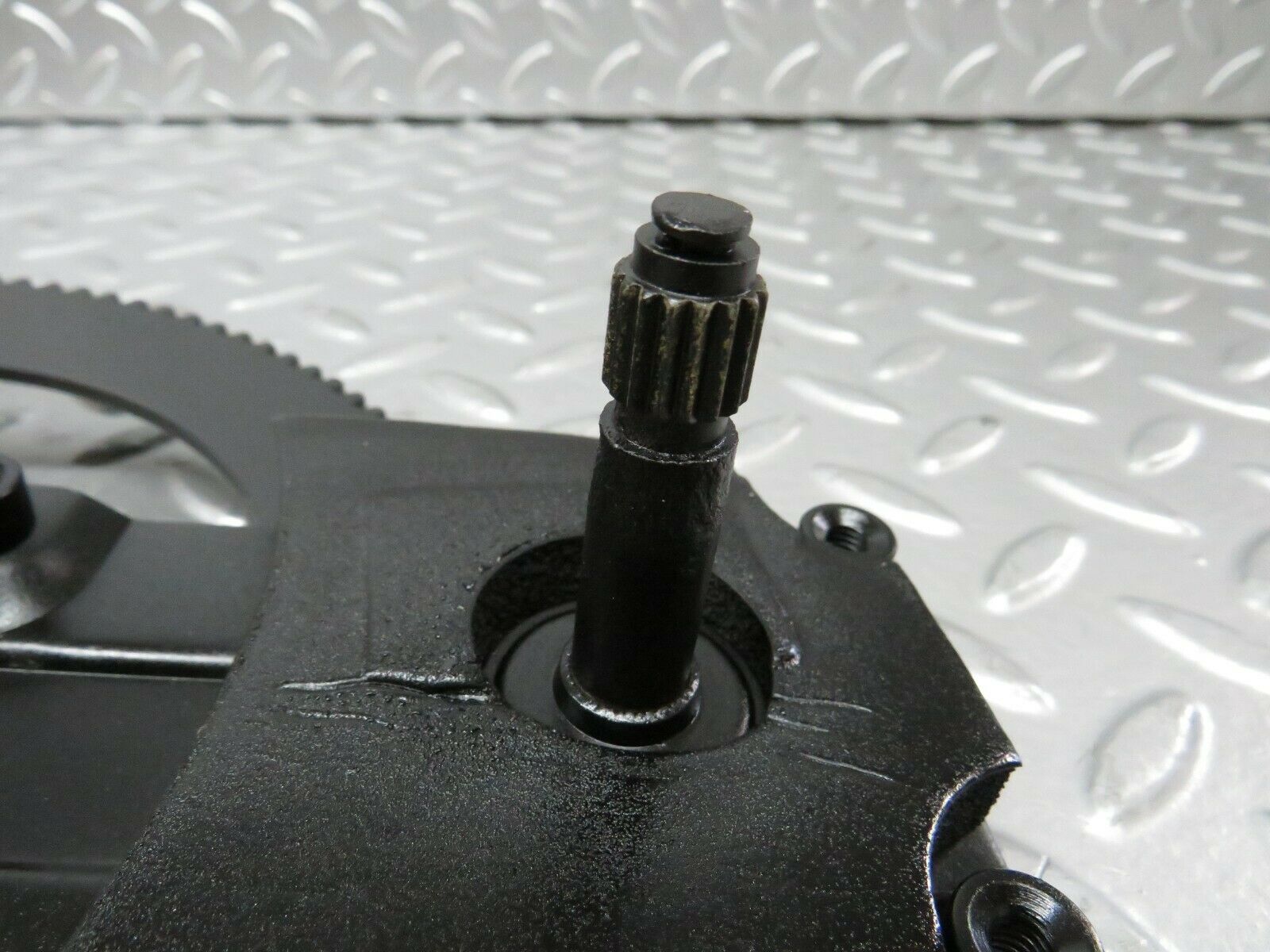 23822 Mercedes-Benz C107 450SLC Rear Left Manual Window Regulator 1076730103