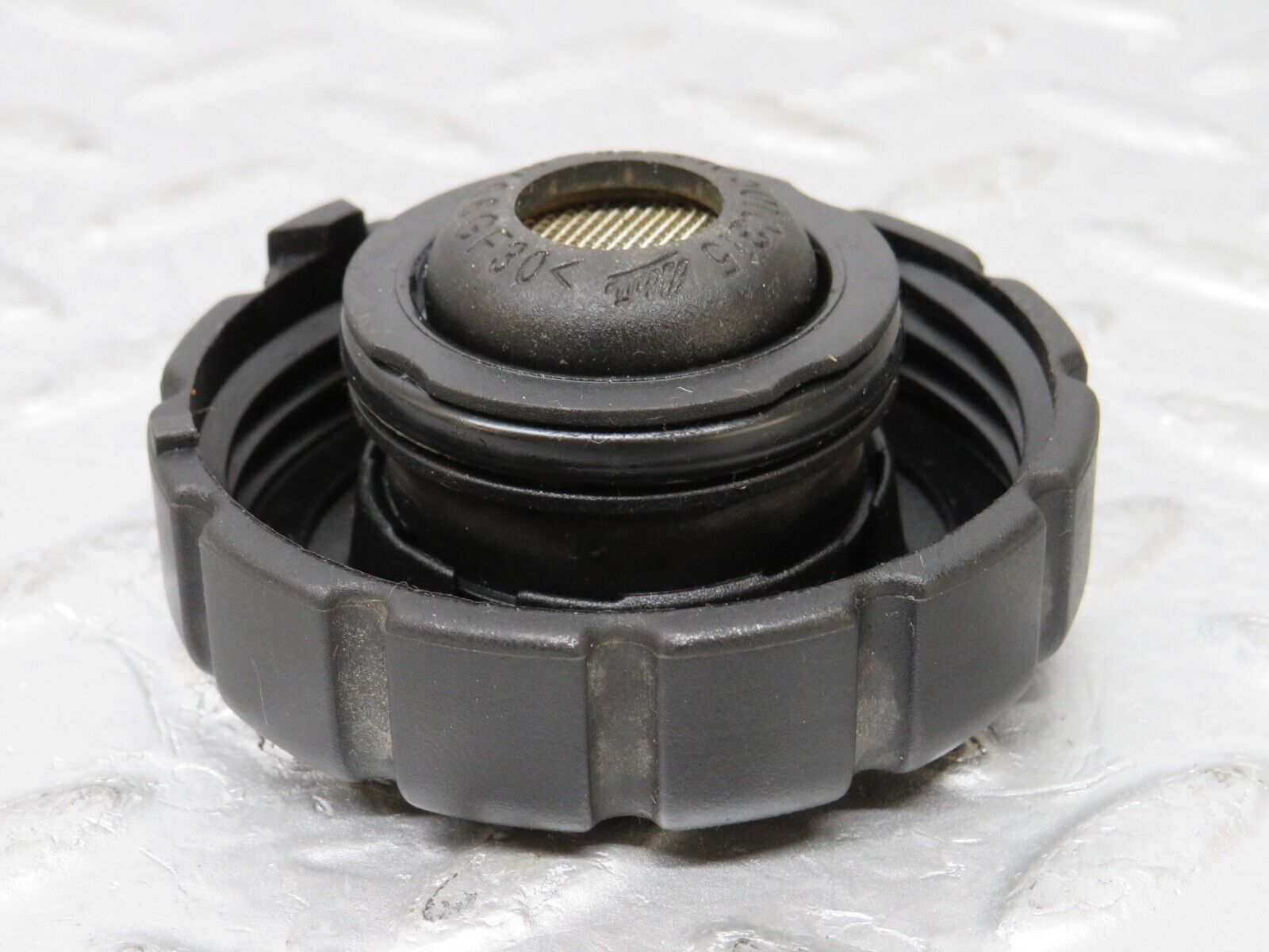 35308 Mercedes-Benz W210 Coolant Tank Reservoir Cap 2105010315