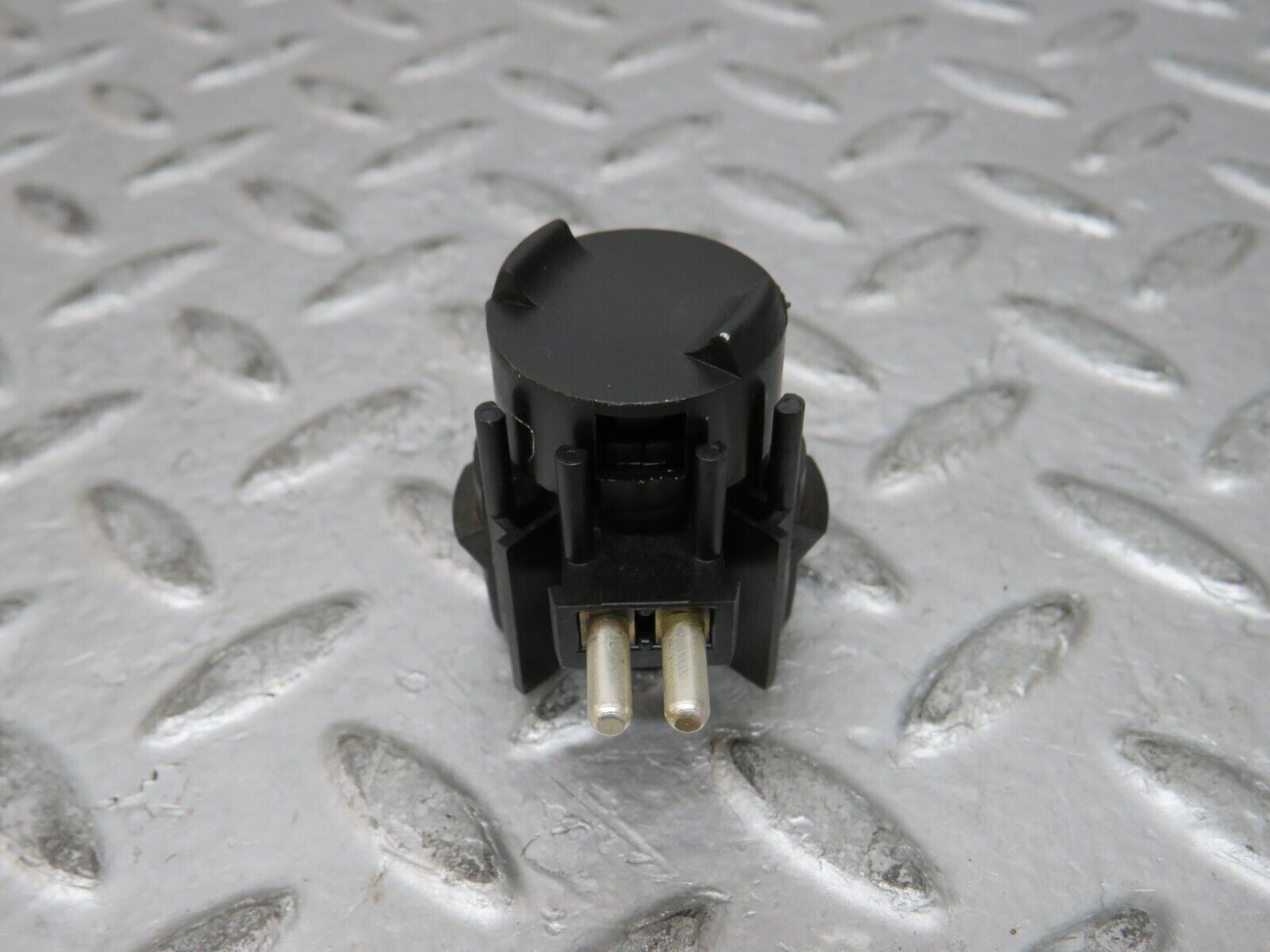 28828 Mercedes-Benz W123 230E Kick Down Switch 0015457814