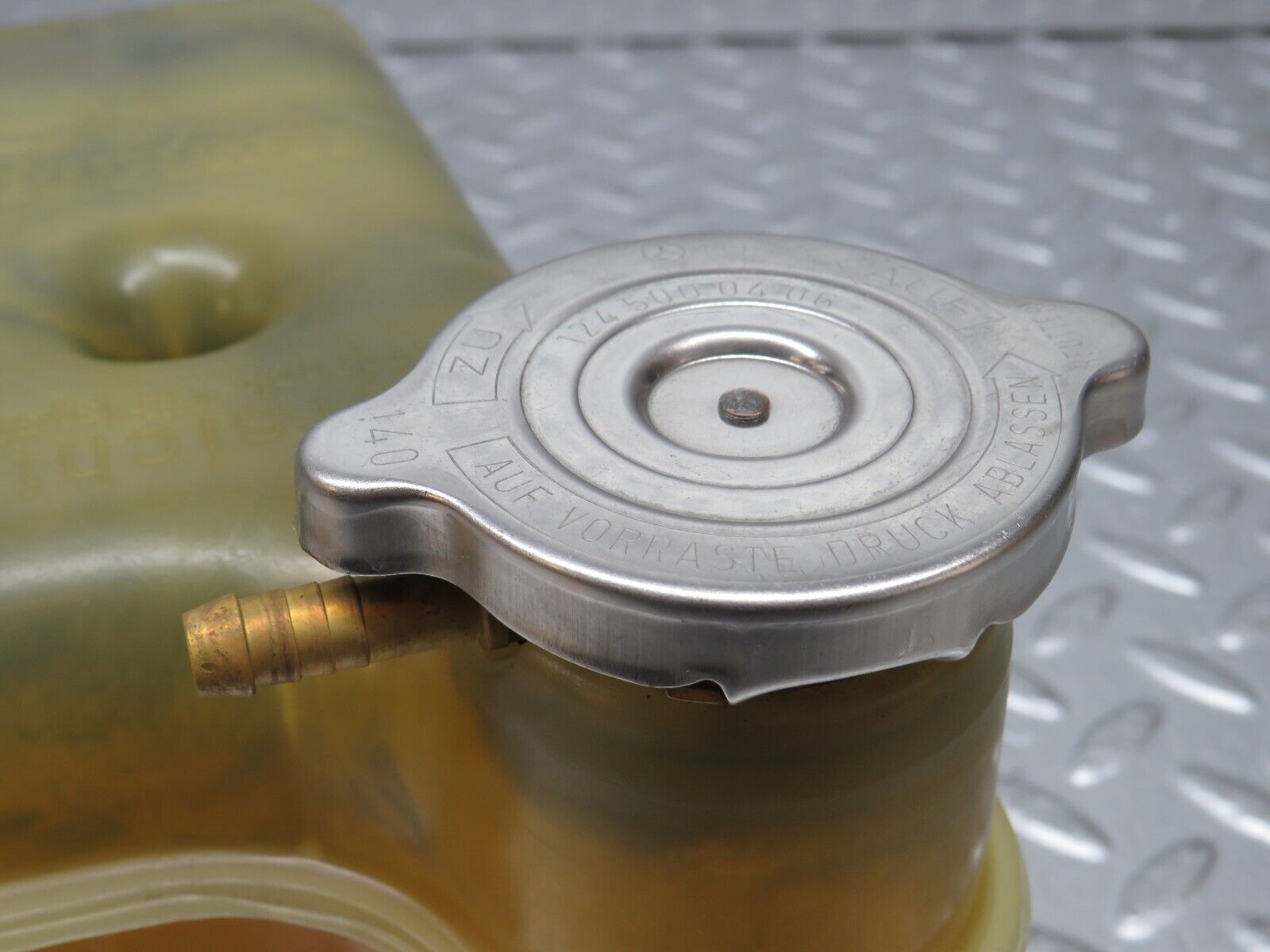 31848 Mercedes-Benz W201 190LE 1.8L Coolant Tank Reservoir 1245000649 1245000406