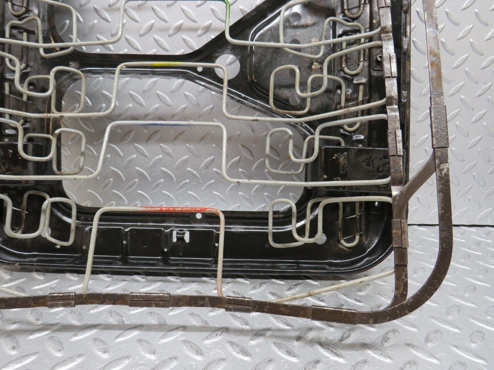 37153 Mercedes-Benz C126 420SEC Coupe Front Right Driver Seat Base