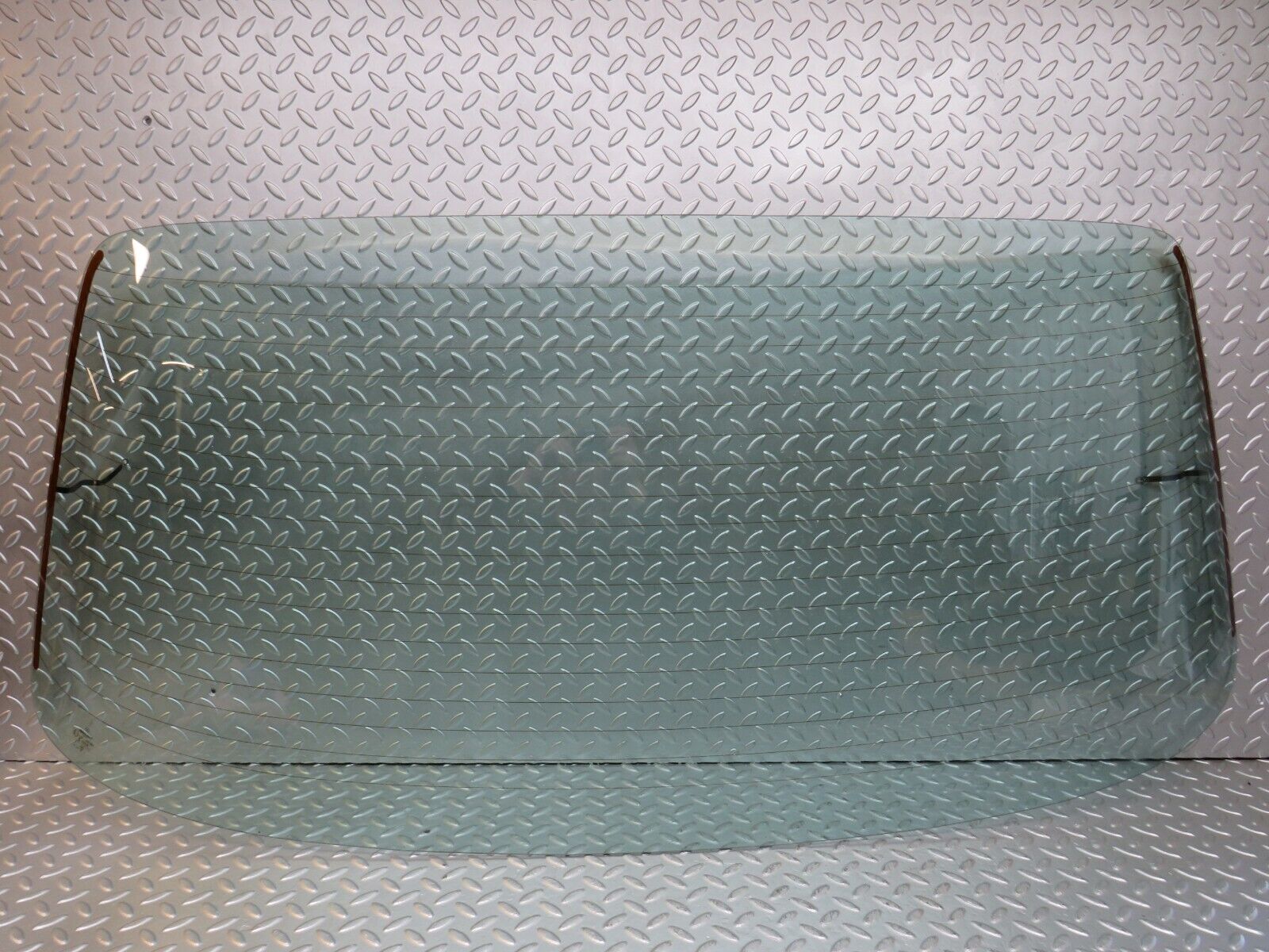 25385 Mercedes-Benz W123 200 Rear Heated Windscreen Glass