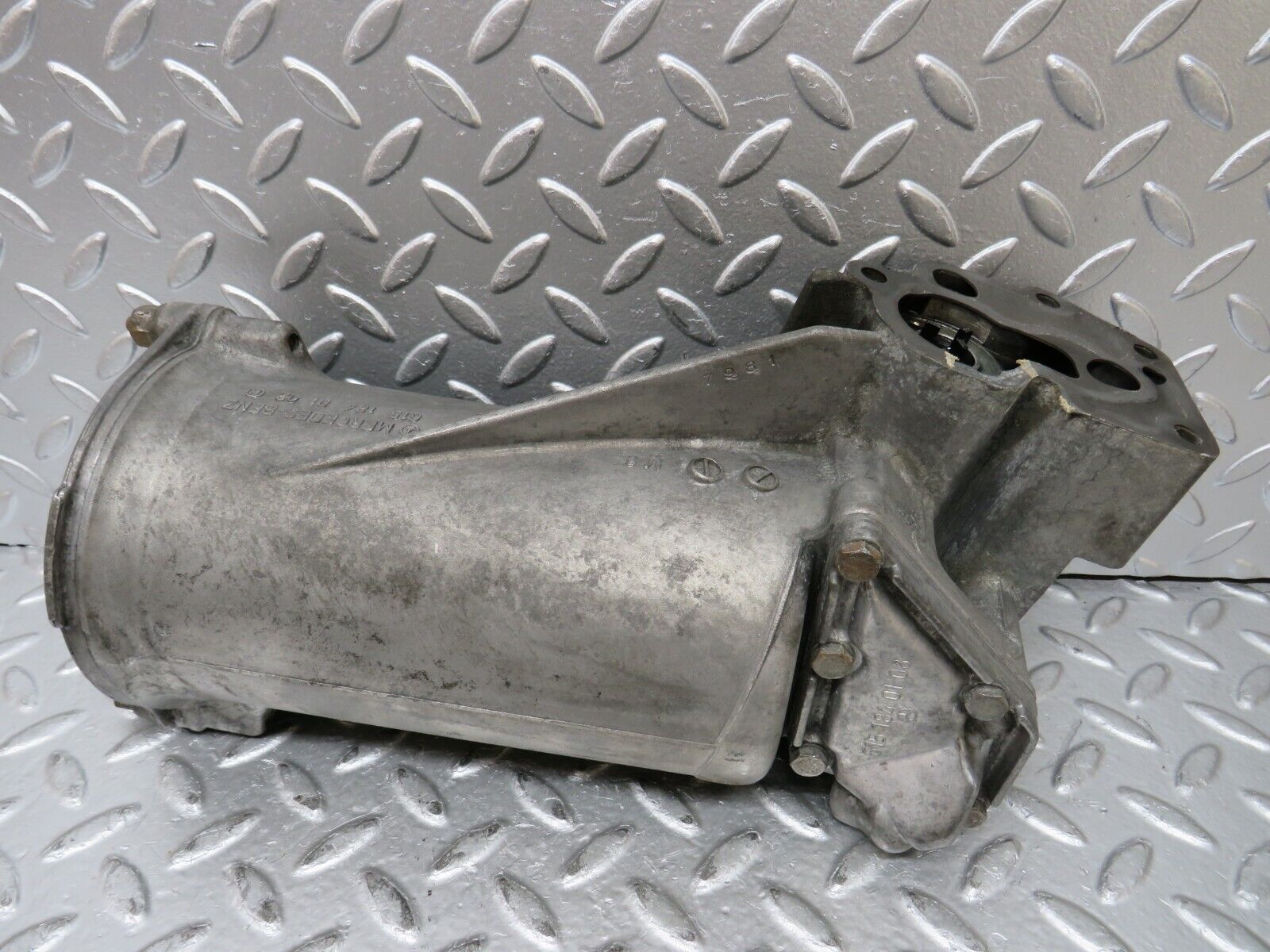 26940 Mercedes-Benz W123 240D Oil Filter Housing 6151840102