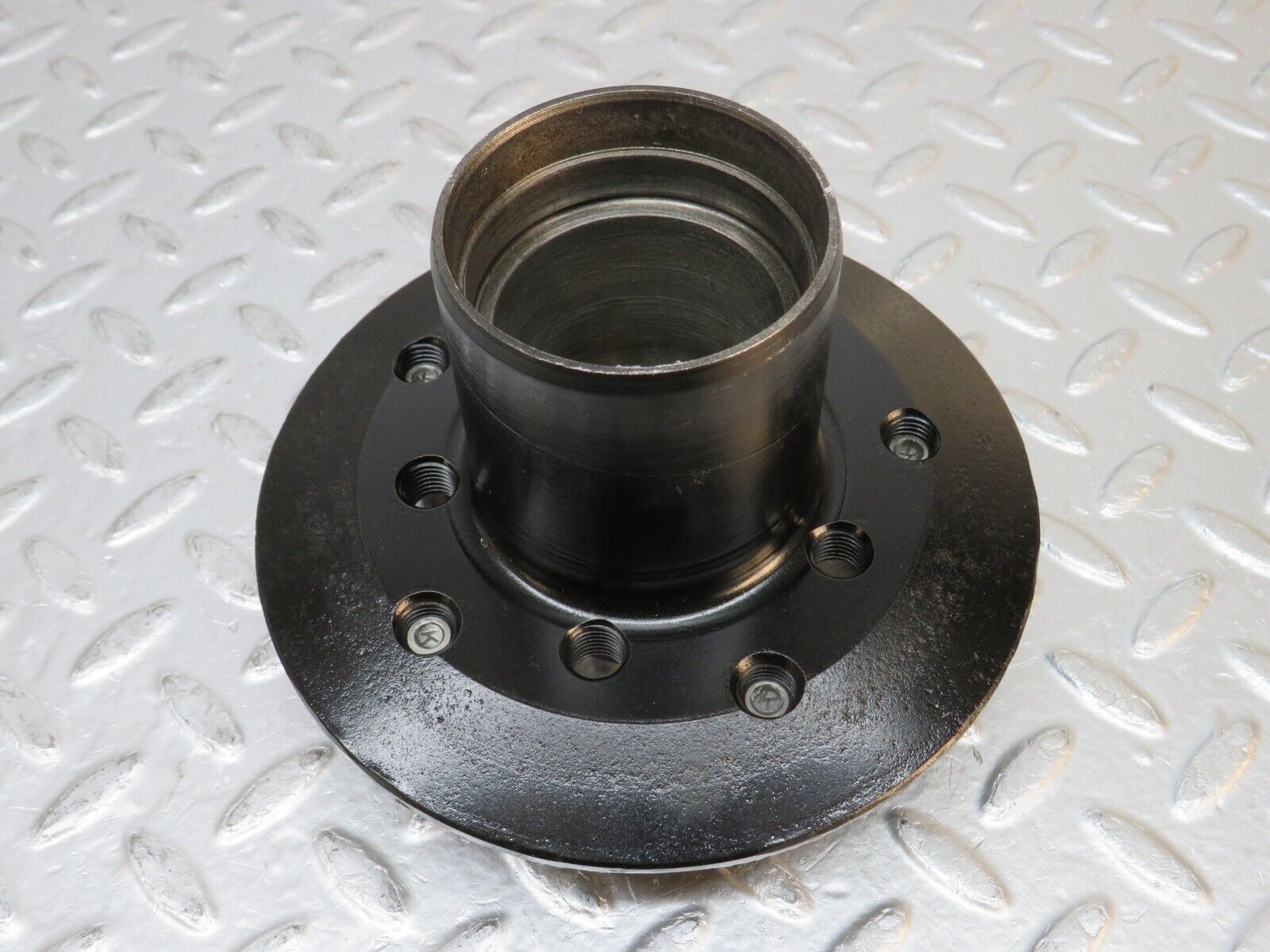 32268 Mercedes-Benz W108 280SE Front Wheel Hub