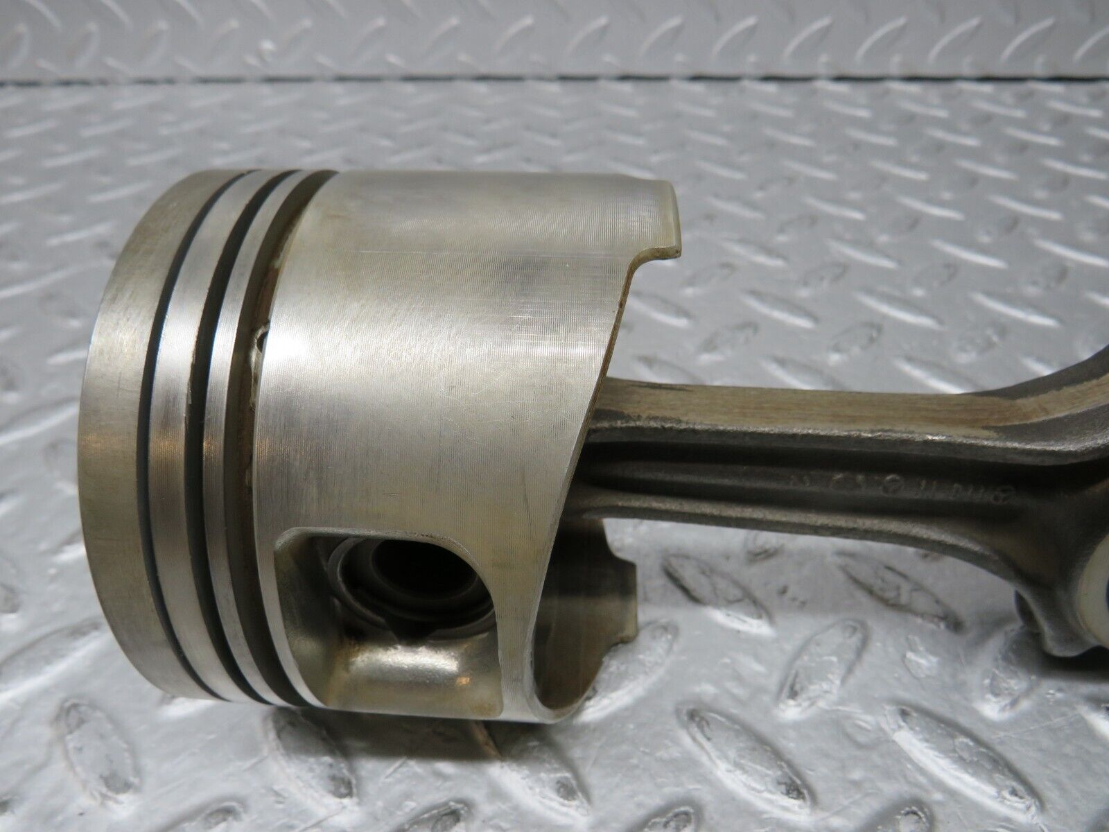 37128 Mercedes-Benz C126 420SEC Coupe Piston With Connecting Rod 92.005 mm