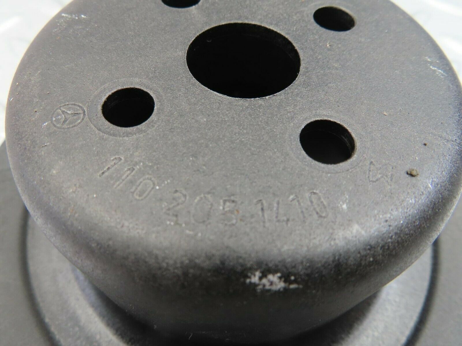 9828 Mercedes-Benz C123 280CE Coupe Water Pump Pulley 1102051410