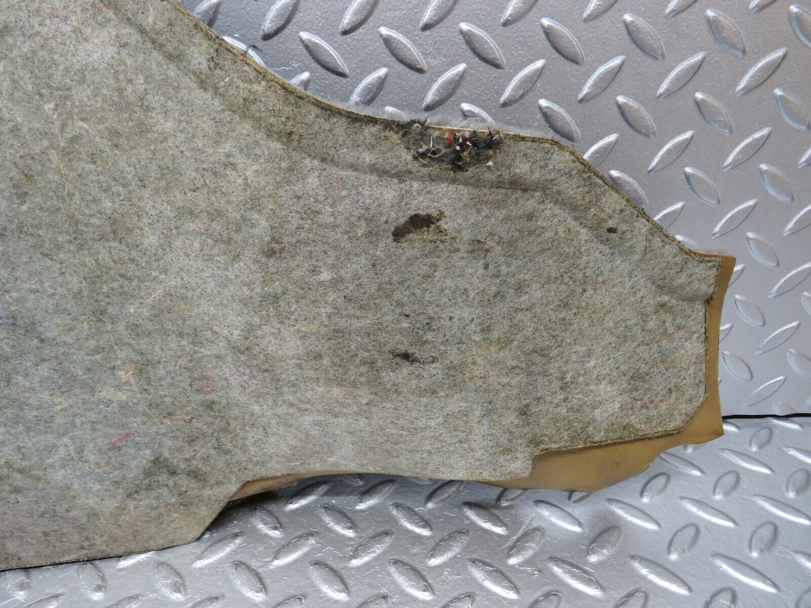 31341 Mercedes-Benz S124 220TE Wagon Centre Console Carpet Right Side Grey