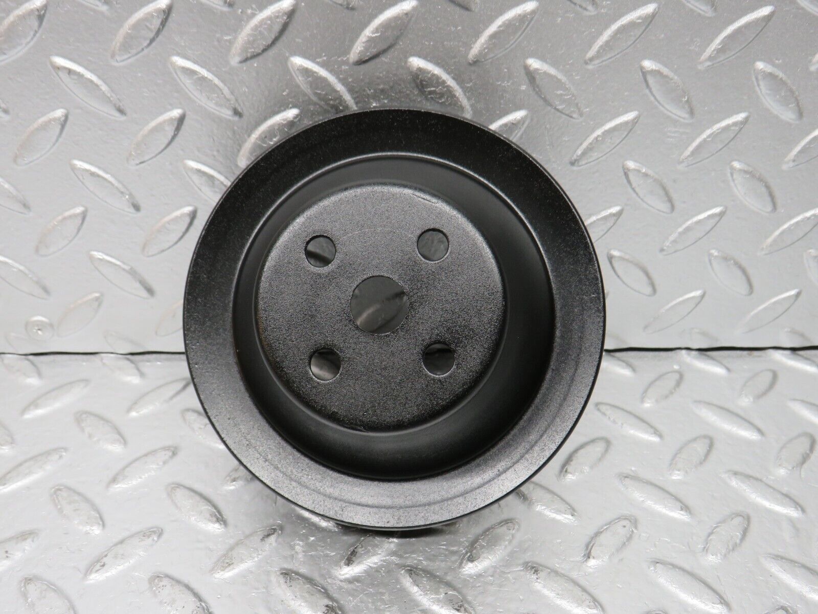 31124 Mercedes-Benz W123 200D Water Pump Pulley