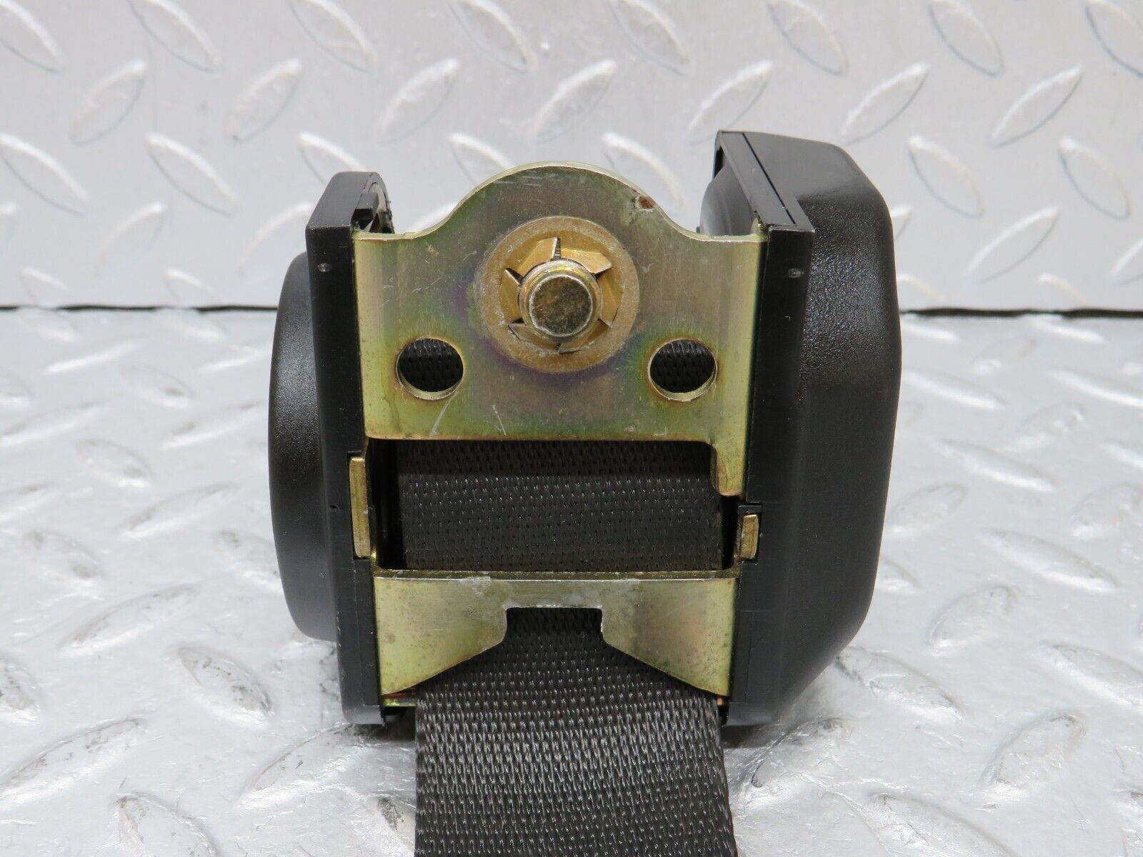 36758 Mercedes-Benz W201 190E 2.0L Rear Seat Belt & Buckle 1268601886 2018605685 2018606069