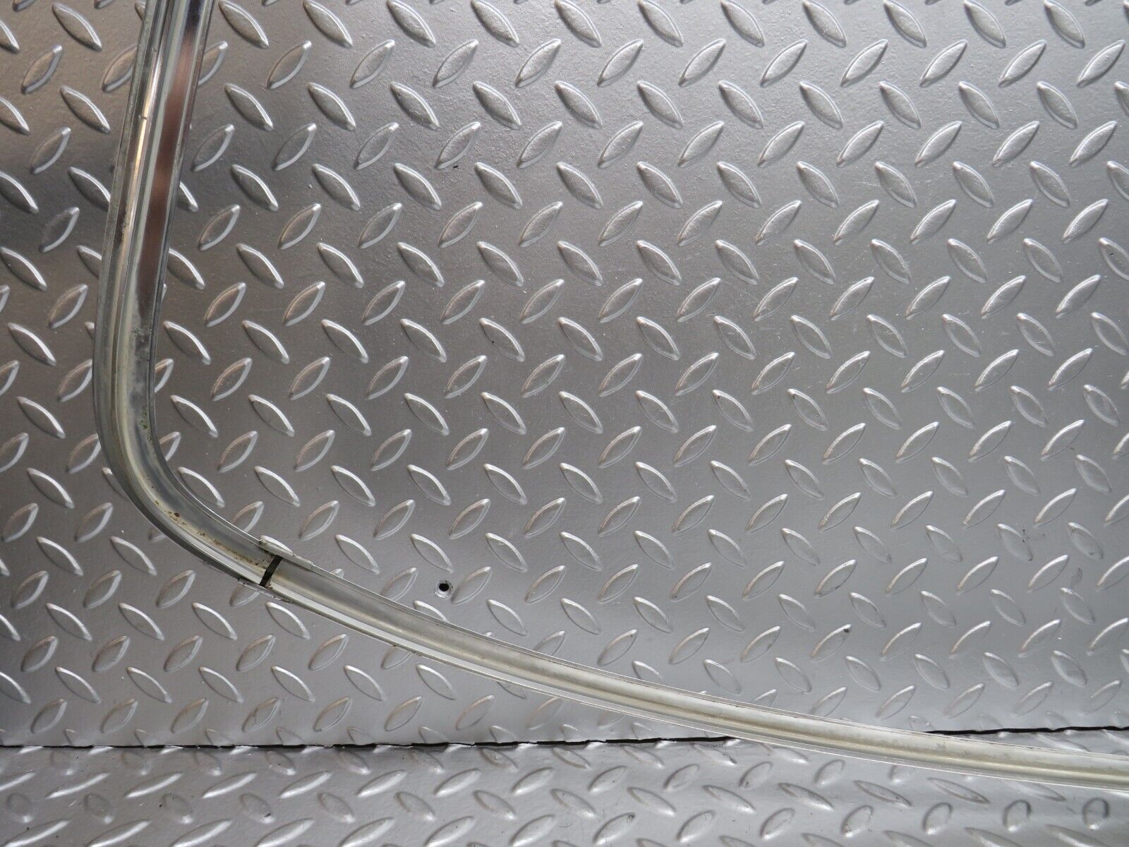 28614 Mercedes-Benz W123 280E Rear Windscreen Chrome Frame