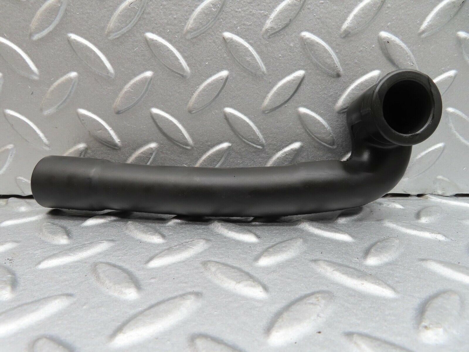 14420 Mercedes-Benz W116 350SE Air Intake Breather Hose 1160940691