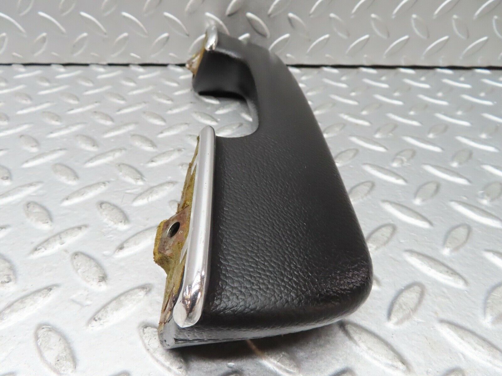 19055 Mercedes-Benz W123 300D Front Left Interior Door Handle Black 1239701101