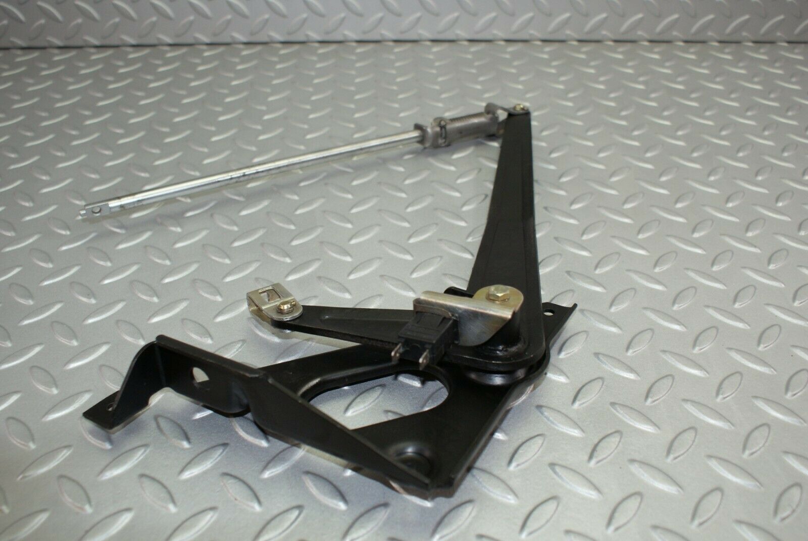 2984 Mercedes-Benz C123 280CE Coupe Handbrake Regulator