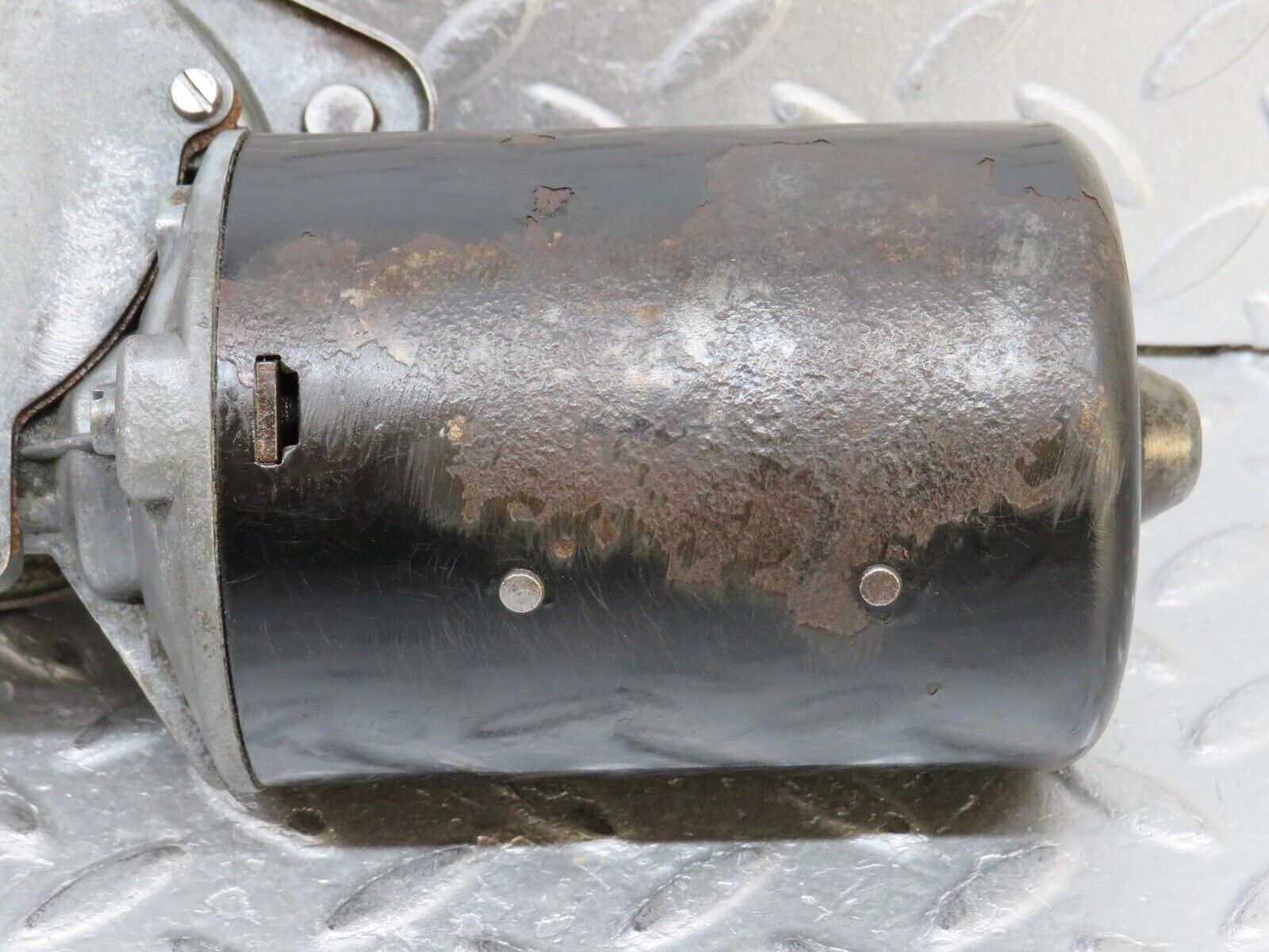 37543 Mercedes-Benz W109 300SEL Wiper Motor Bosch 0390446055