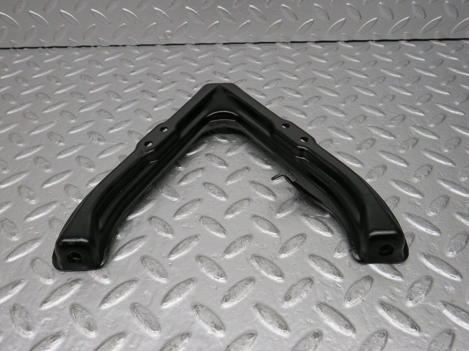 31693 Mercedes-Benz W201 190LE 1.8L Air Intake Manifold Bracket