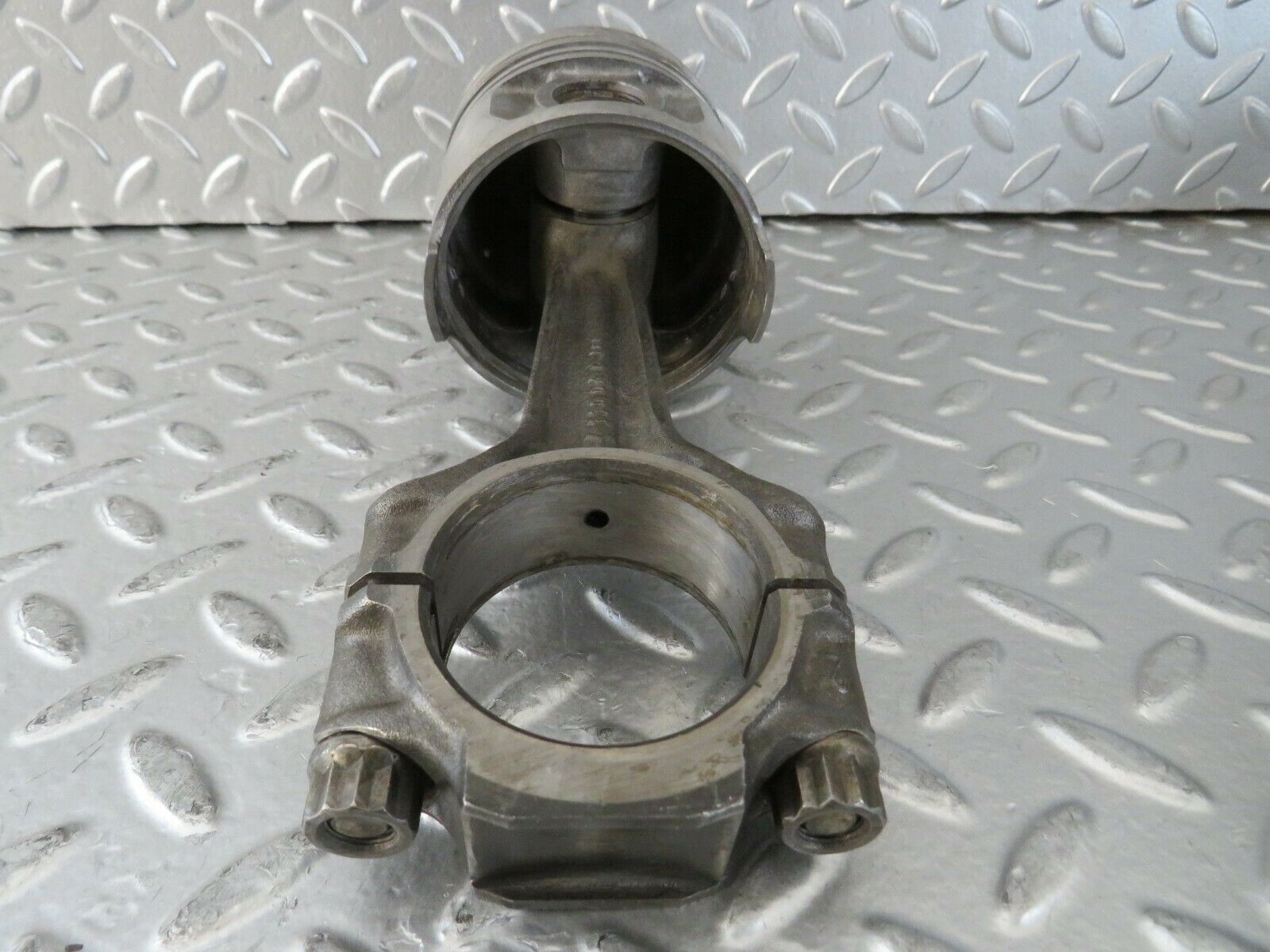 23577 Mercedes-Benz W114 280E Piston With Connecting Rod 86.00 mm