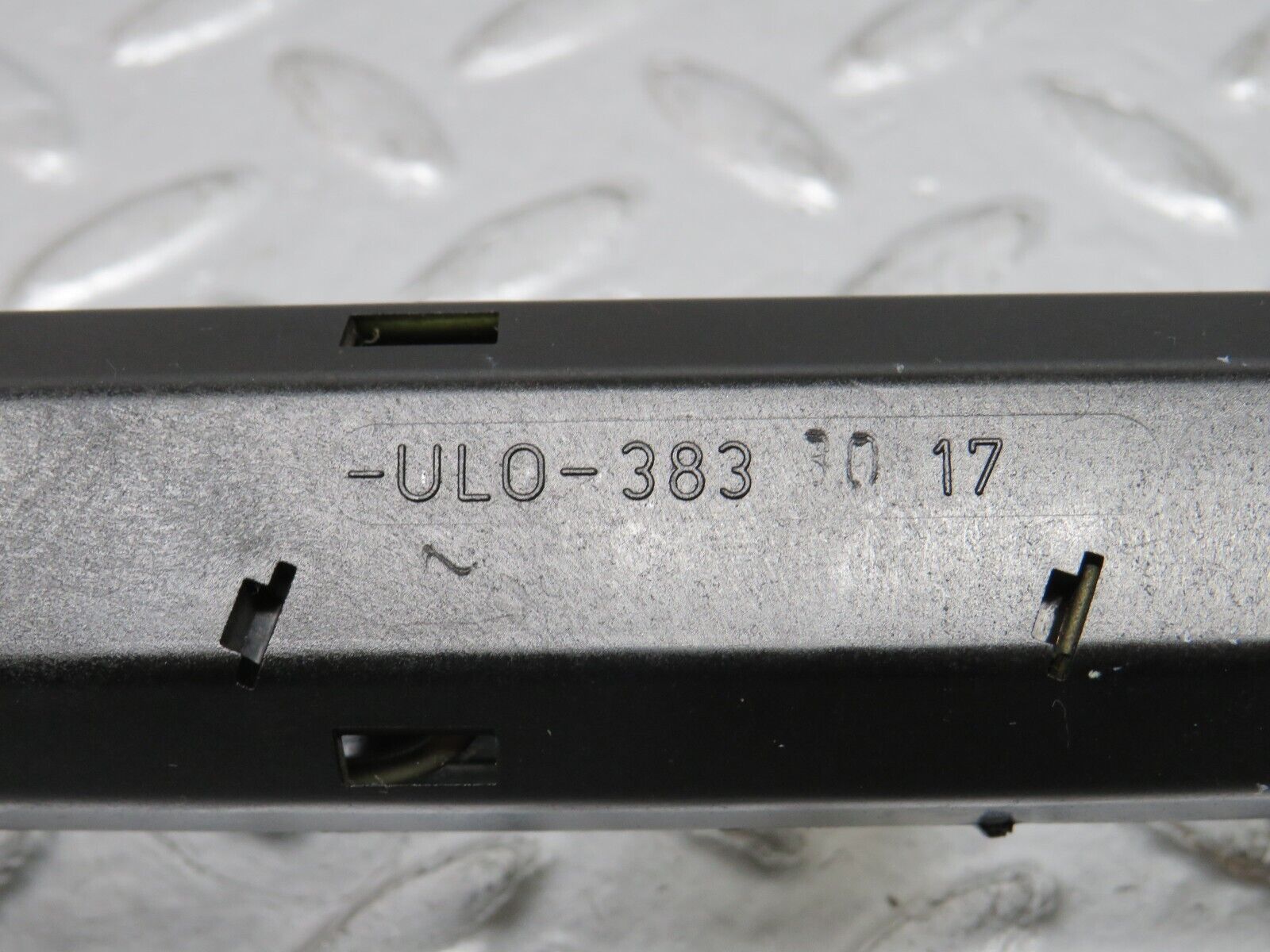 32565 Mercedes-Benz S124 300TE Wagon Tail Light Bulb Holder