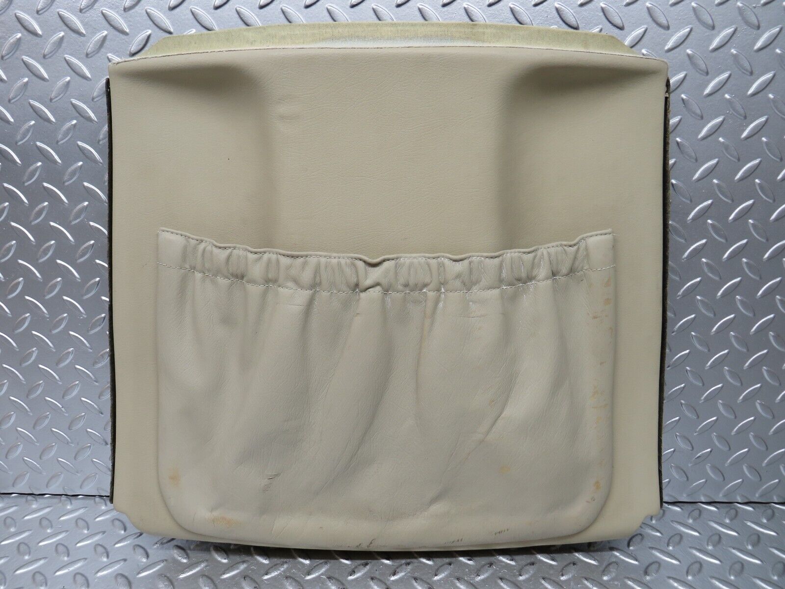 26633 Mercedes-Benz C124 220CE Front Right Seat Rear Cover Beige 1249140023