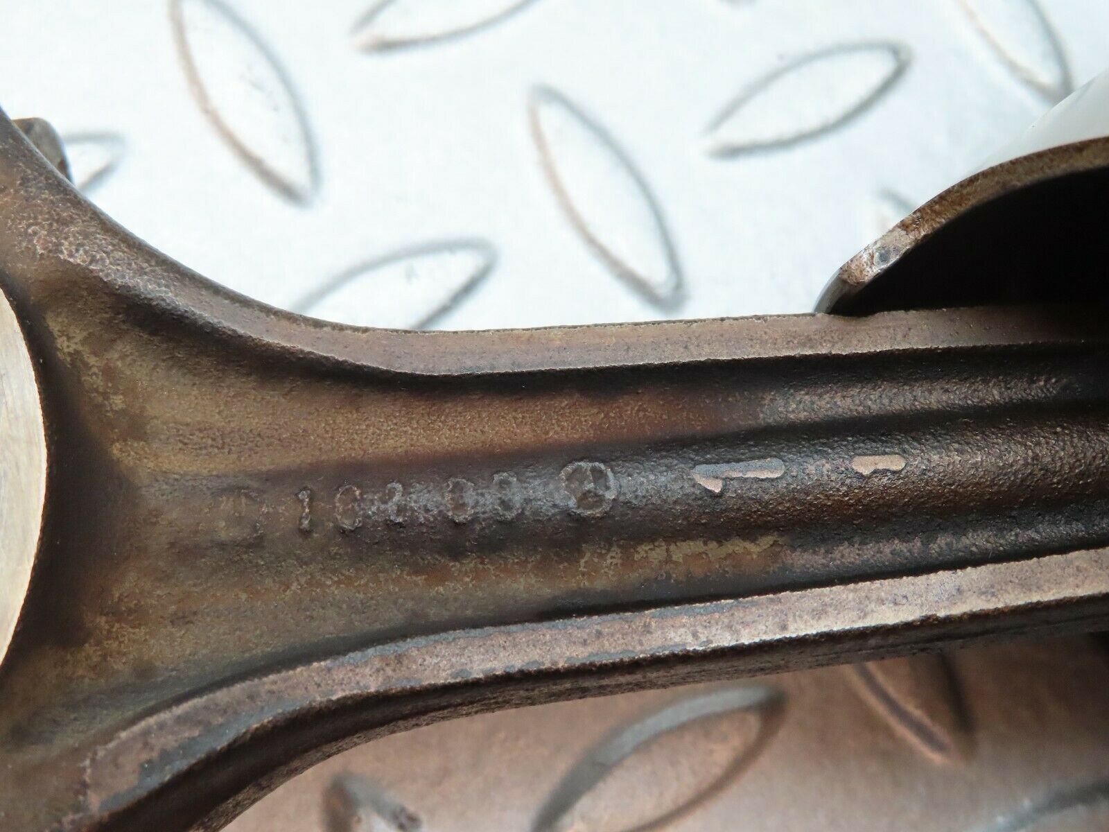 3950 Mercedes-Benz S123 200T Wagon Piston With Connecting Rod 88.985 mm