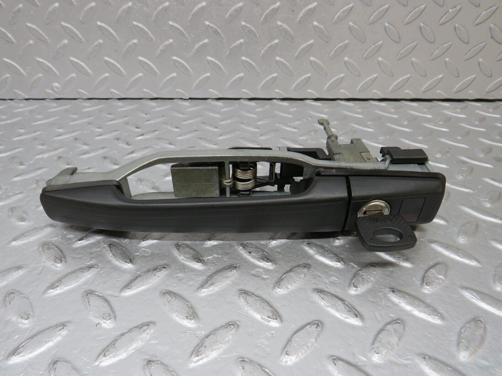 38462 Mercedes-Benz R129 280SL Coupe Right Door Exterior Handle With Key